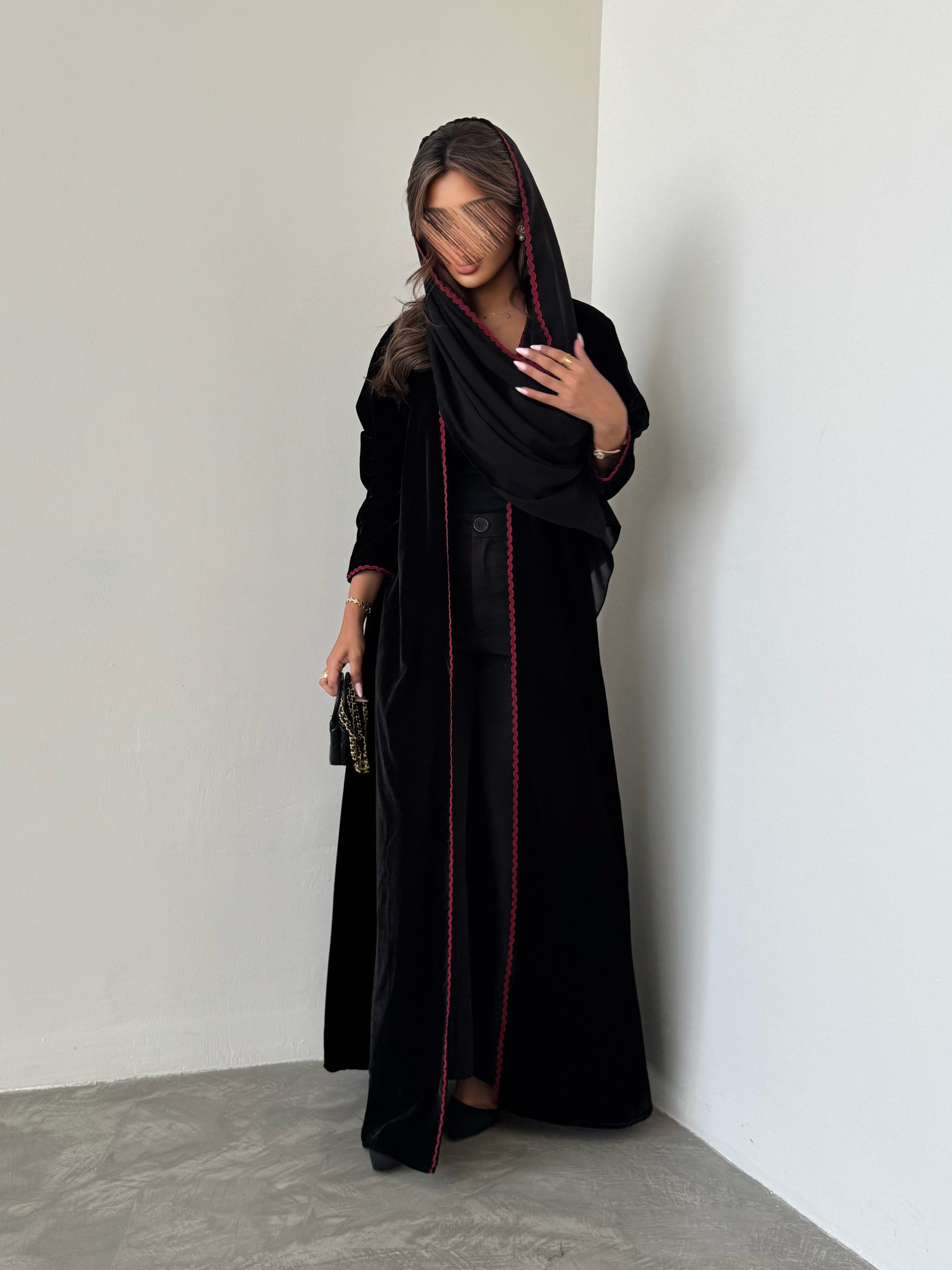 MWT553 - عباية مخمل - Aya