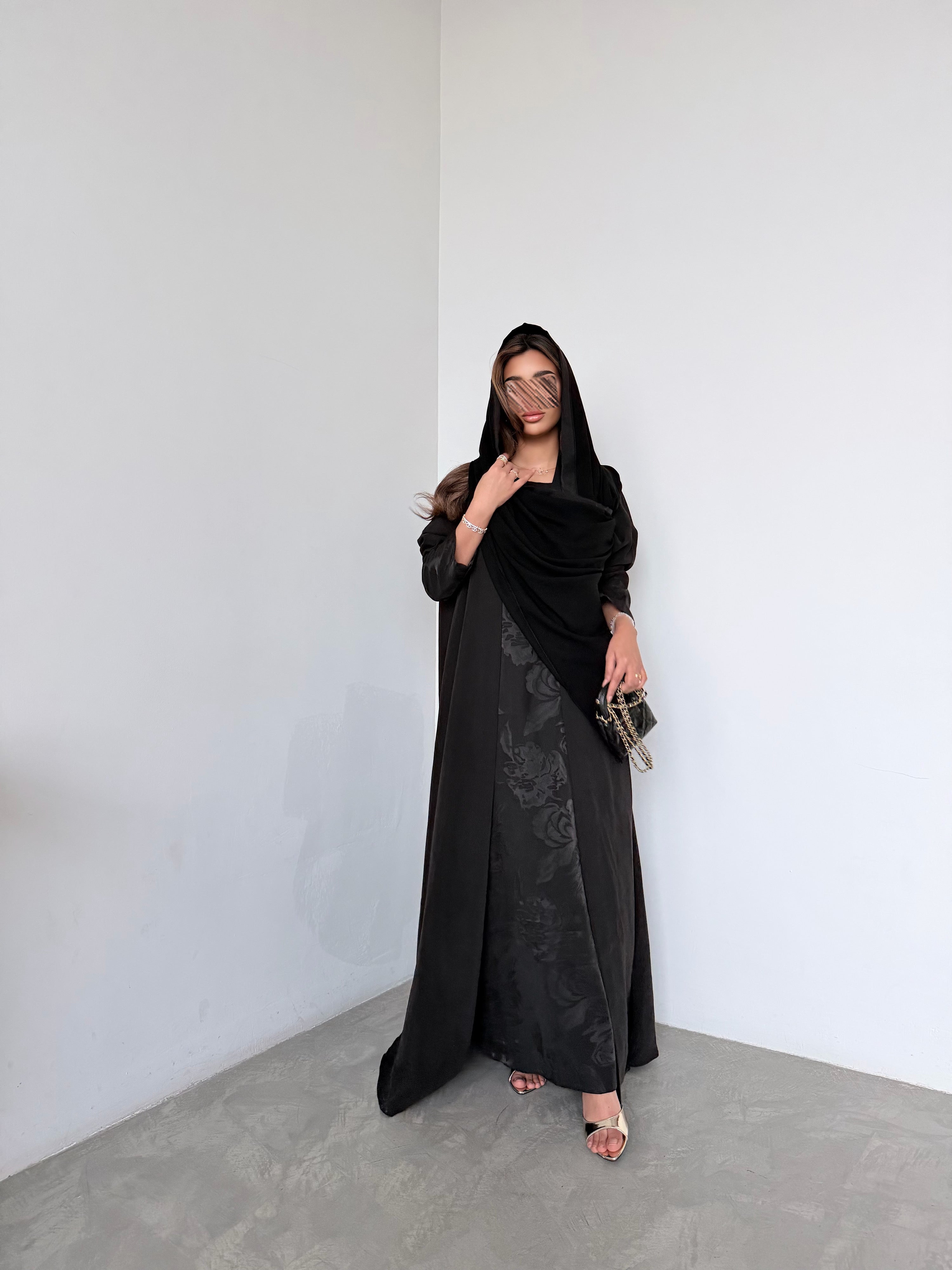 MWT5067 - عباية سوداء مع فستان داخلي أسود مورّد أنيق - Aya