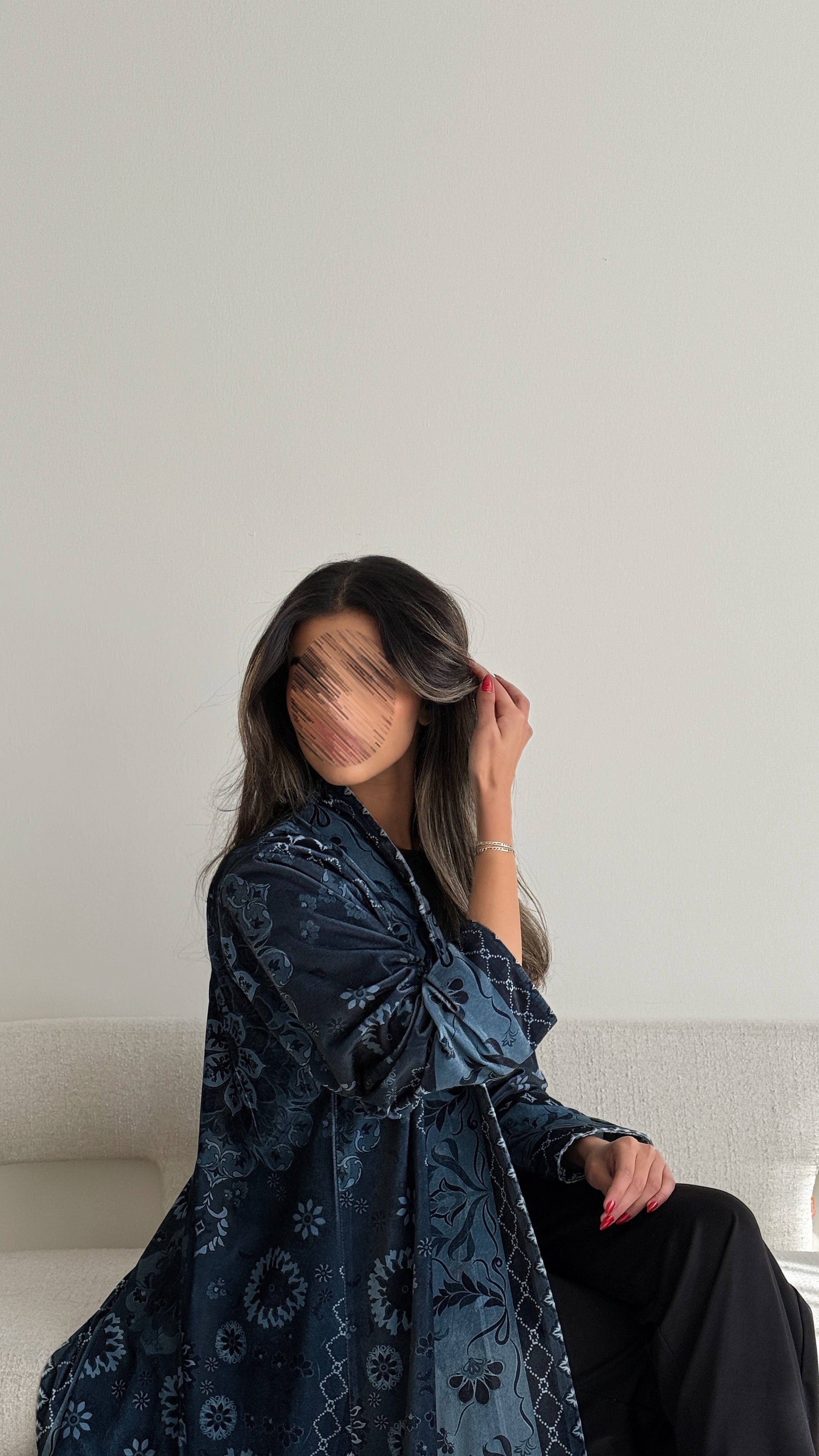 MWT745 - عباية مخمل برينت