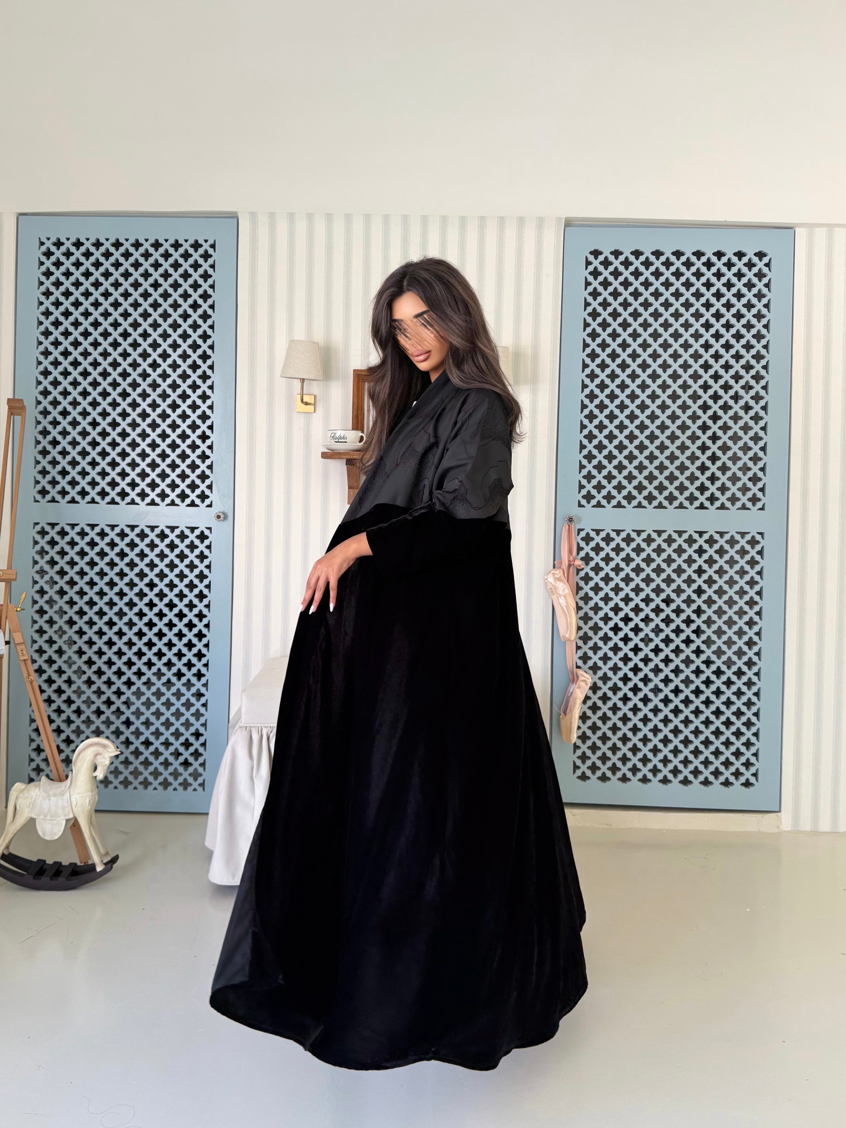 MW645 - Light Crepe Standing with Jacquard Half-Cloche