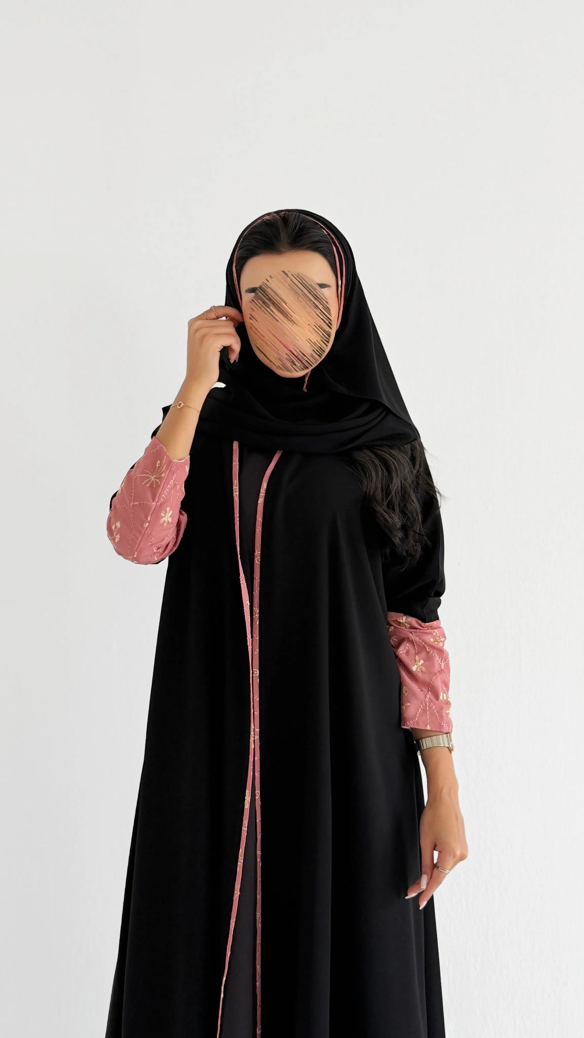 MWT2158 - عباية كريب يومية أسود بقيطان وكلفة