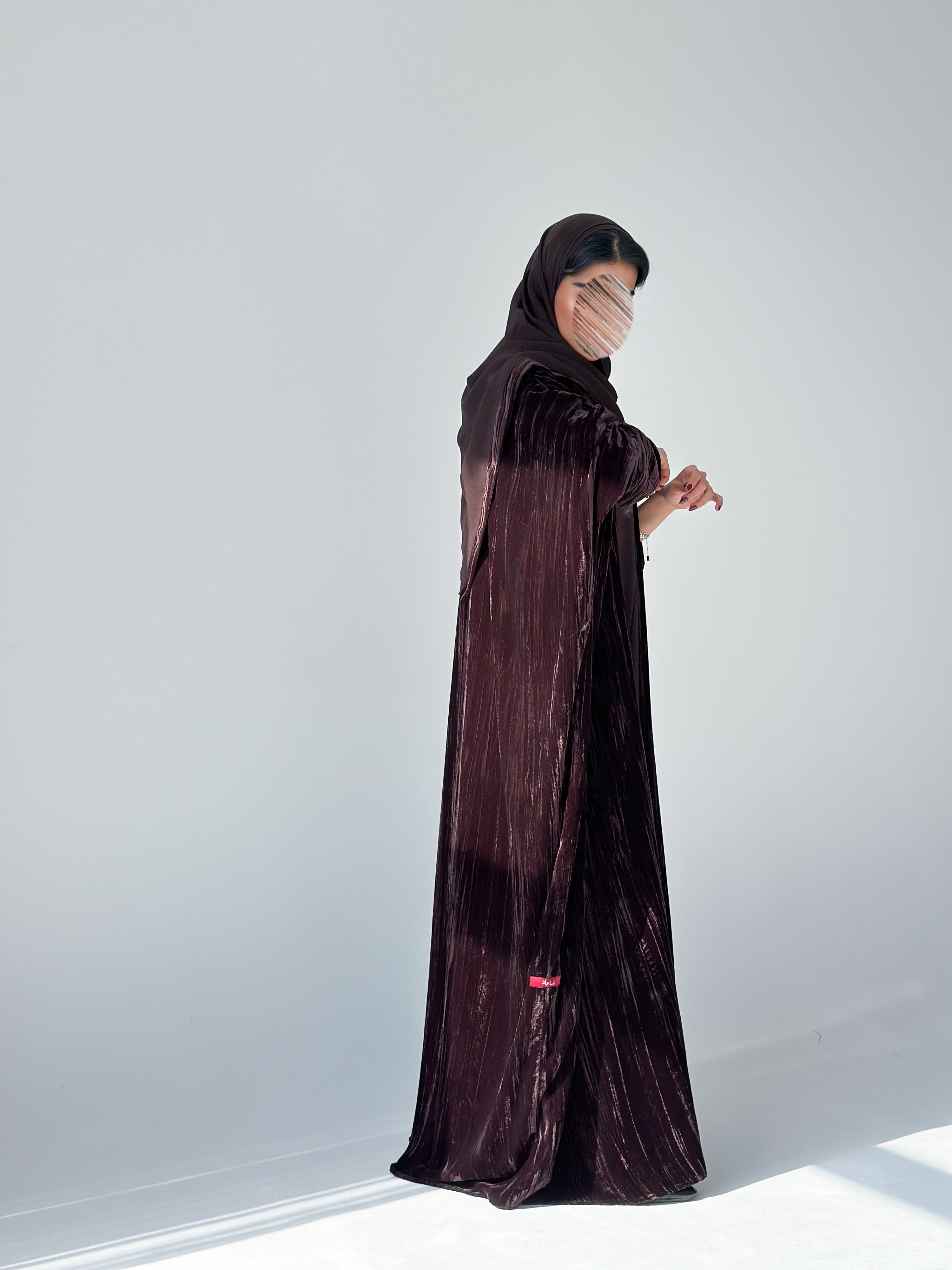 MW1889 - عباية مخمل مع فستان كريب