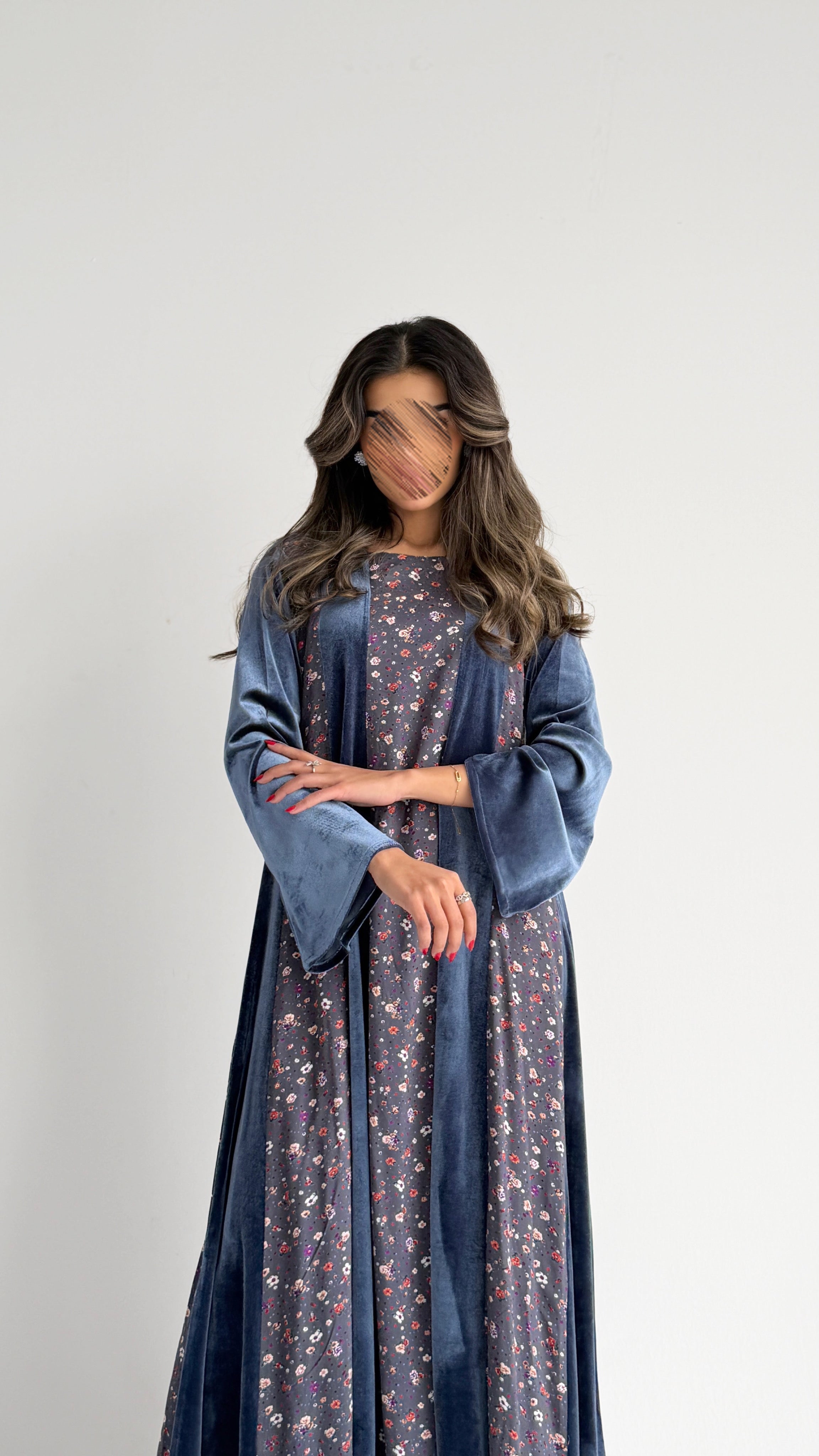 MWJ005 - جلابية مخمل بتصميم عصري مع إضافات لنن مشجّر - Aya