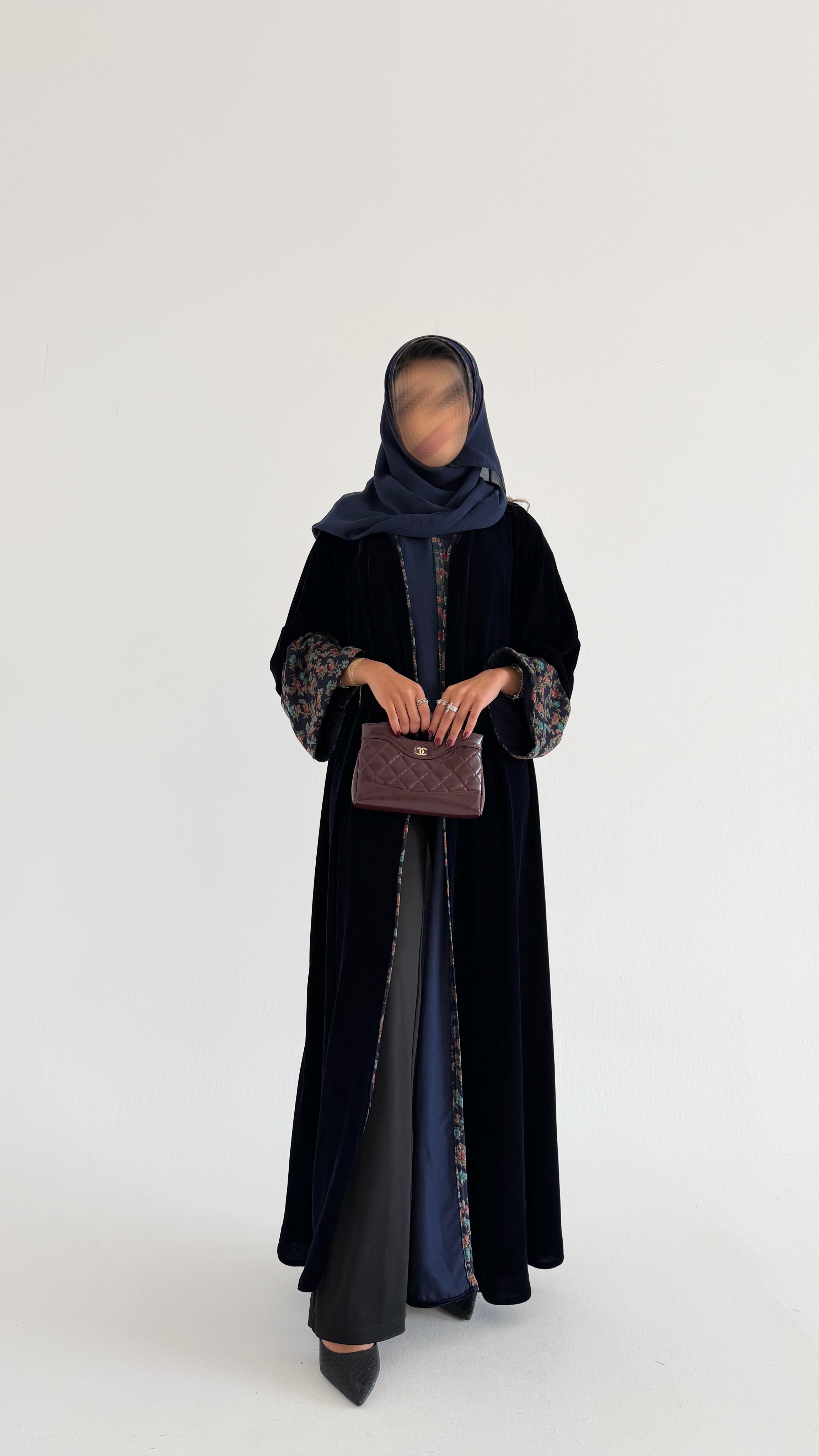 MWT708 - عباية مخمل مع تدخيلة كشميري كحلي | Velvet abaya with Navy Kashmiri - Aya