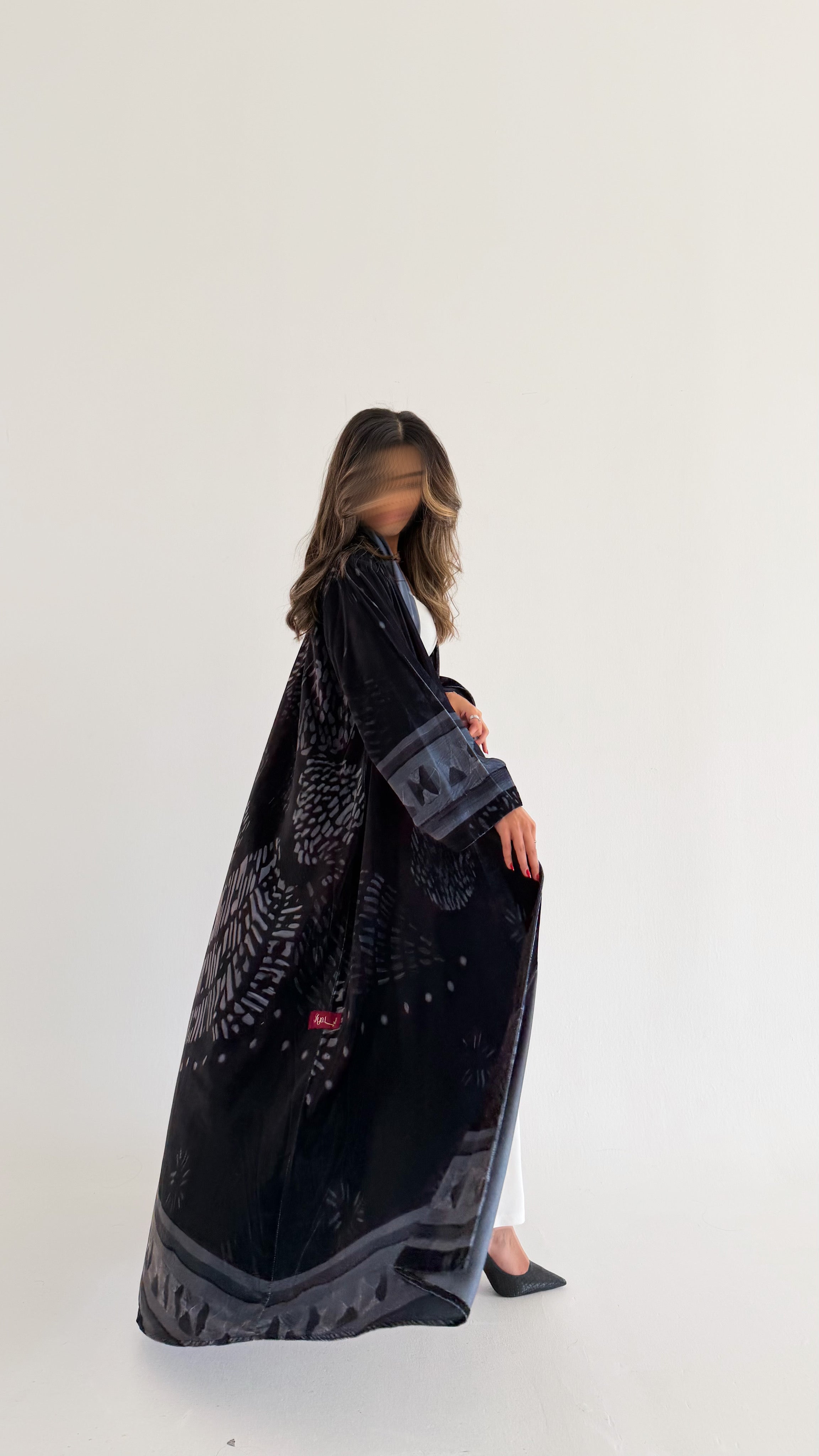 MWT615 - عباية مخمل طباعة