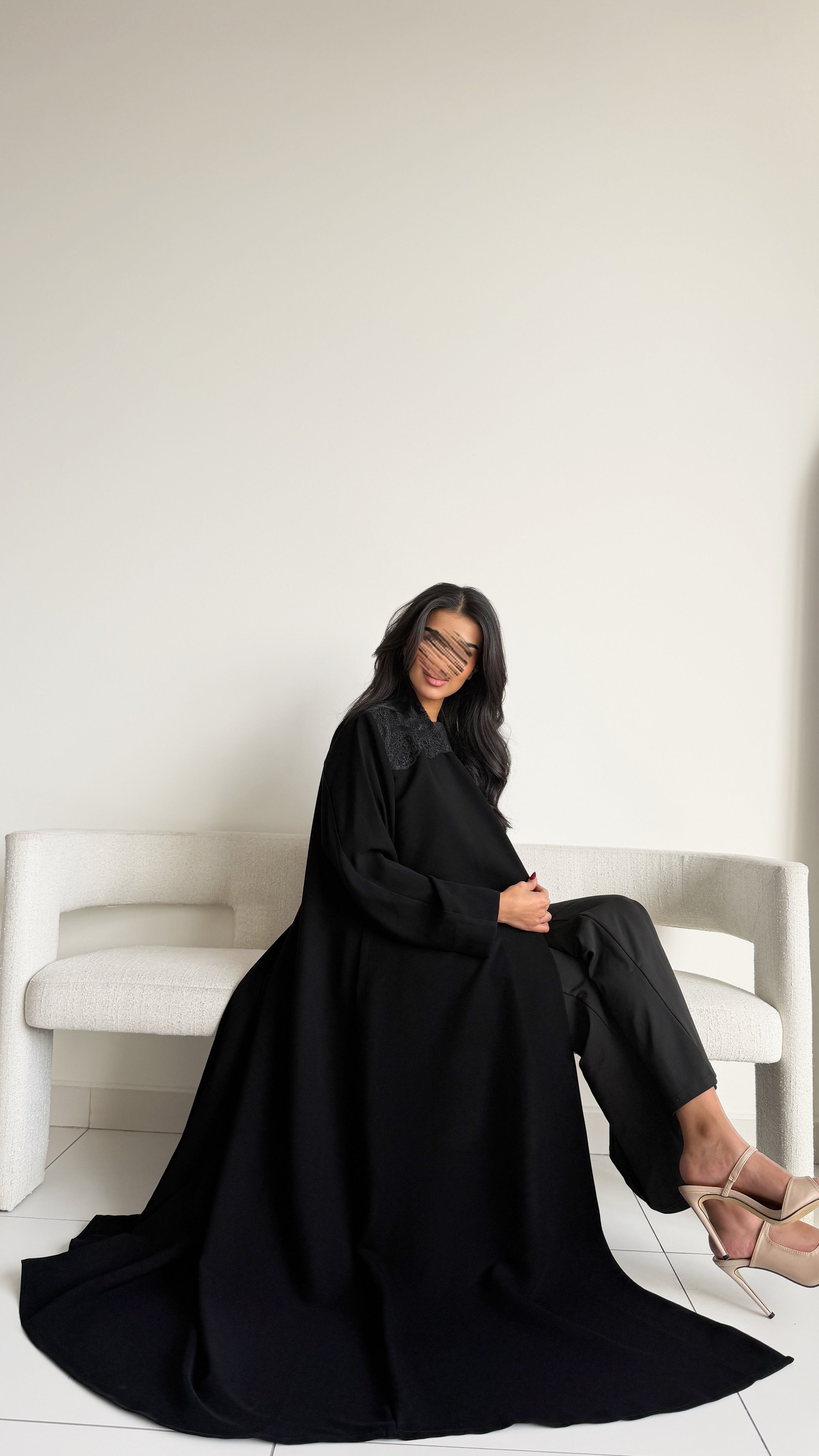 MWT1016 - عبايه مع تدخله دانتيل - Aya