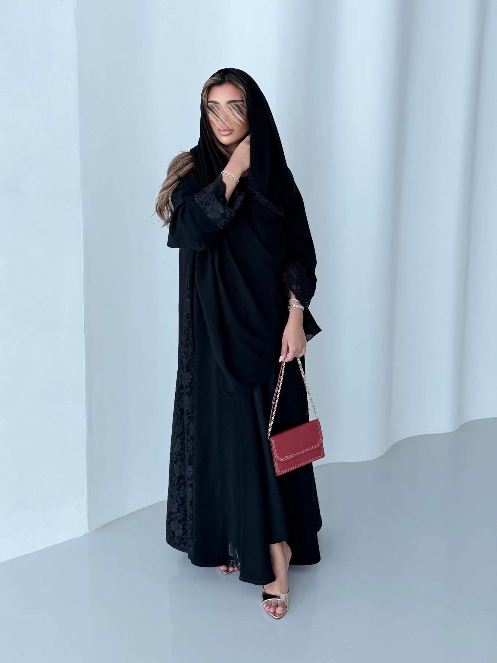 MWT5115 - قماش دبل كلوش ملكي مع دانتيل من الأجناب - Aya