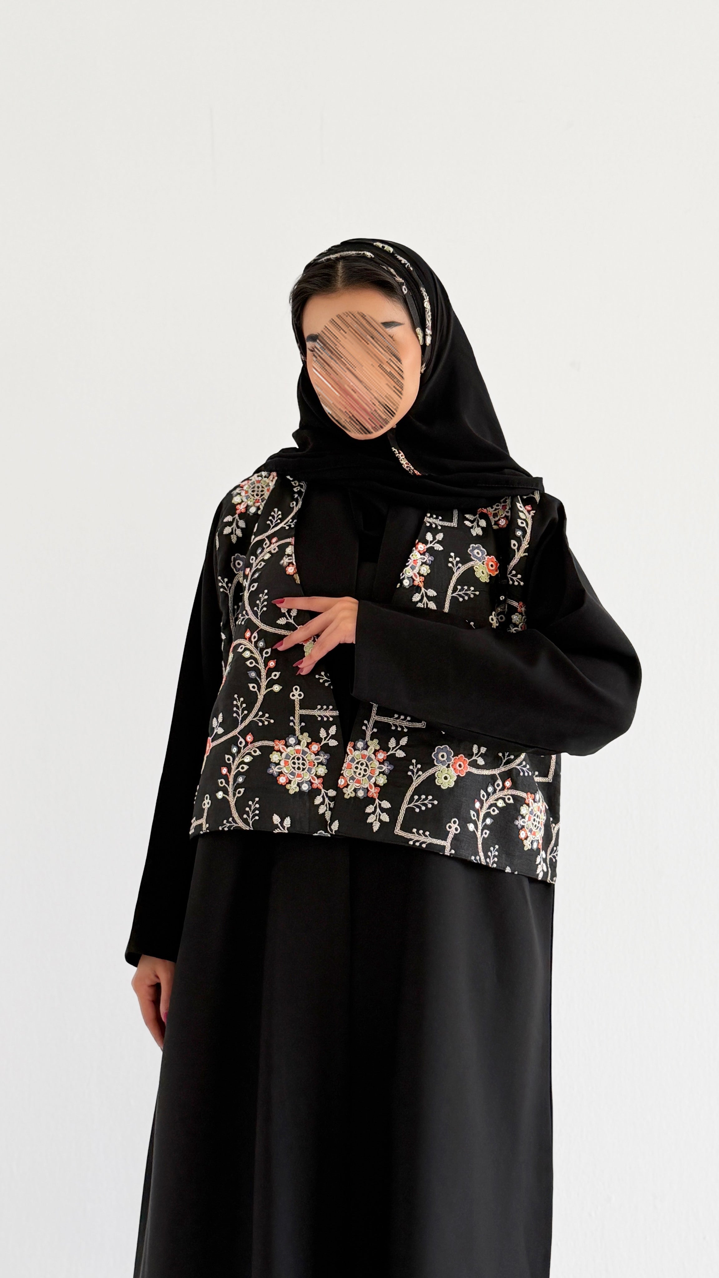 MWT1029 - عباية اسود بتدخيله بالامام تطريز هندي - Aya