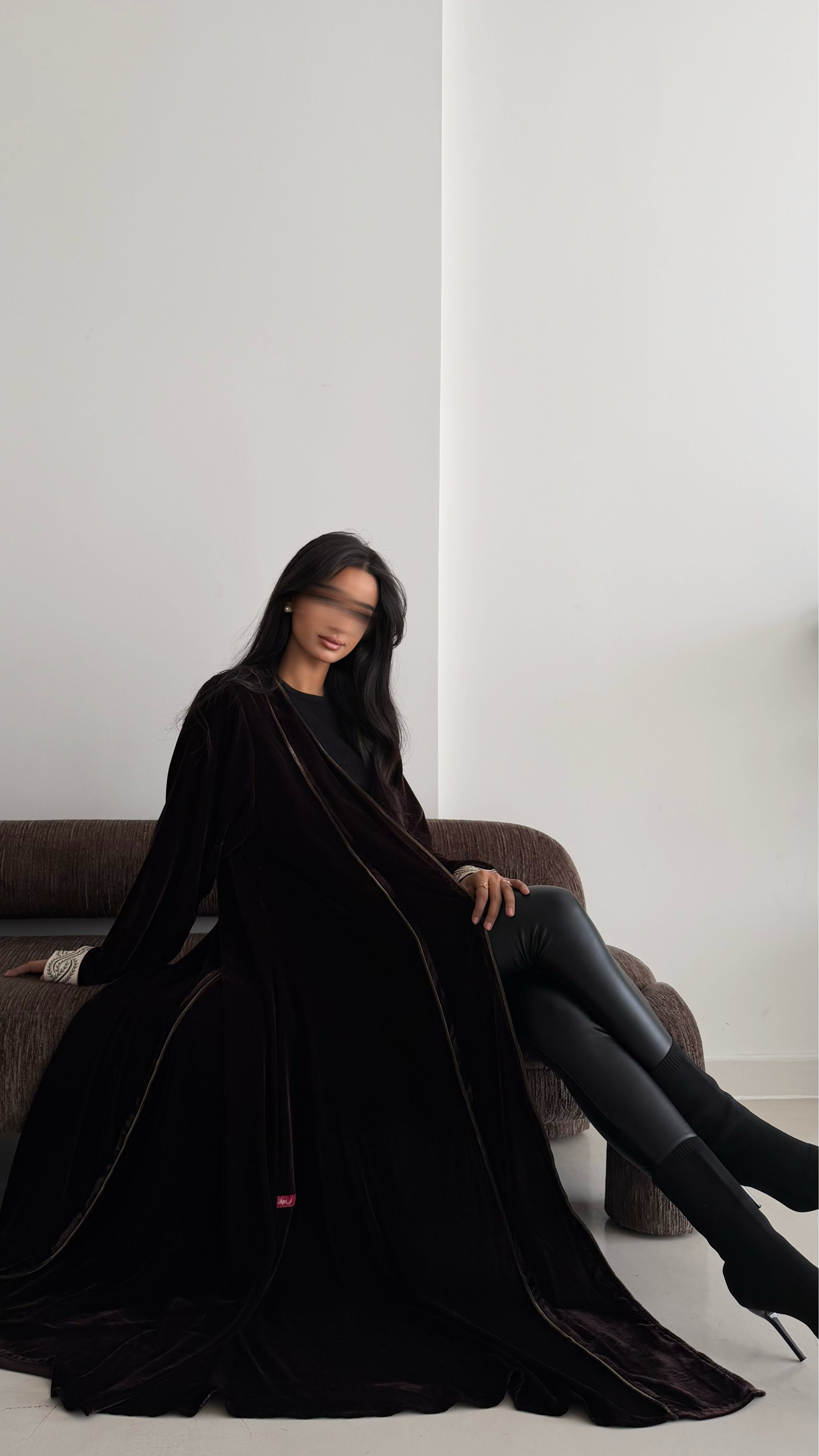 MWT820 - عباية بني مع تدخيلة كلفة راقية - Aya