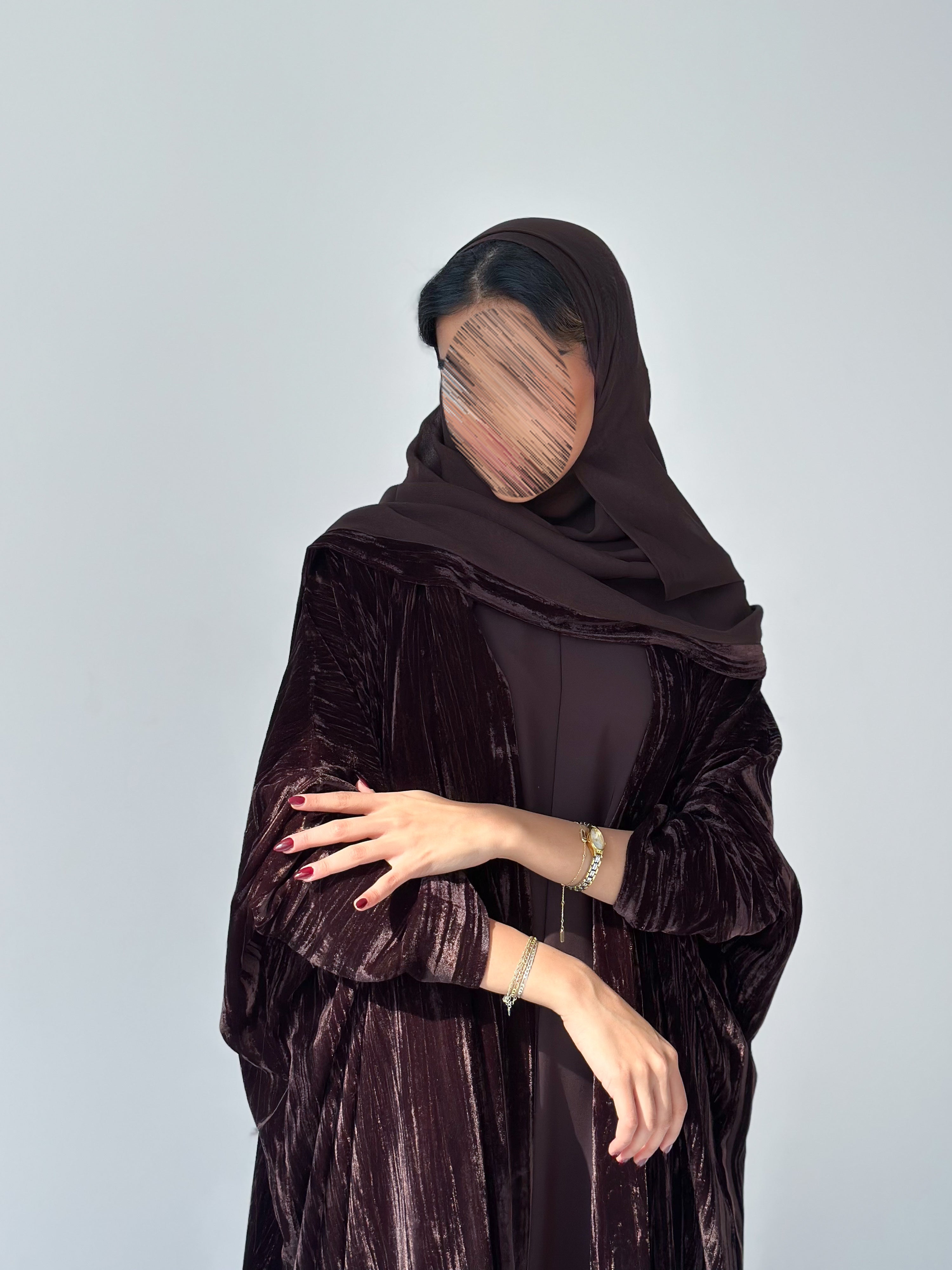 MW1889 - عباية مخمل مع فستان كريب