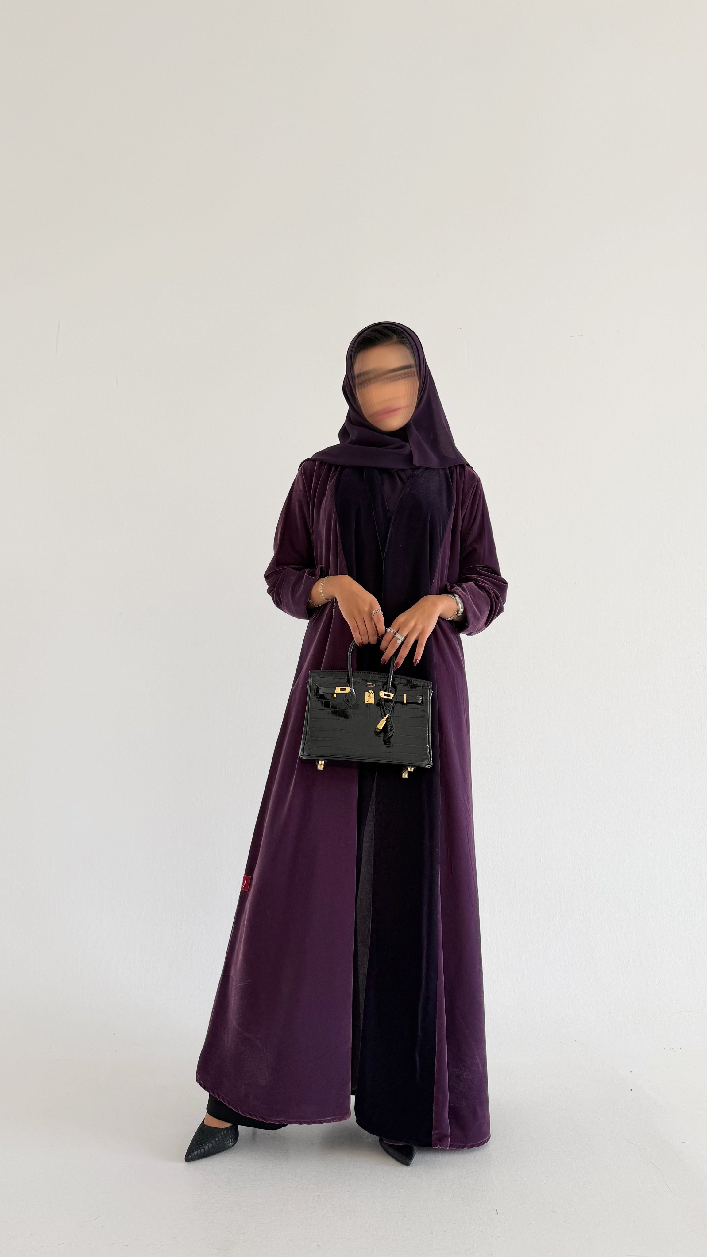 MWT599 - Velvet abaya in light and dark purple | عباية مخمل موف غامق وموف فاتح - Aya