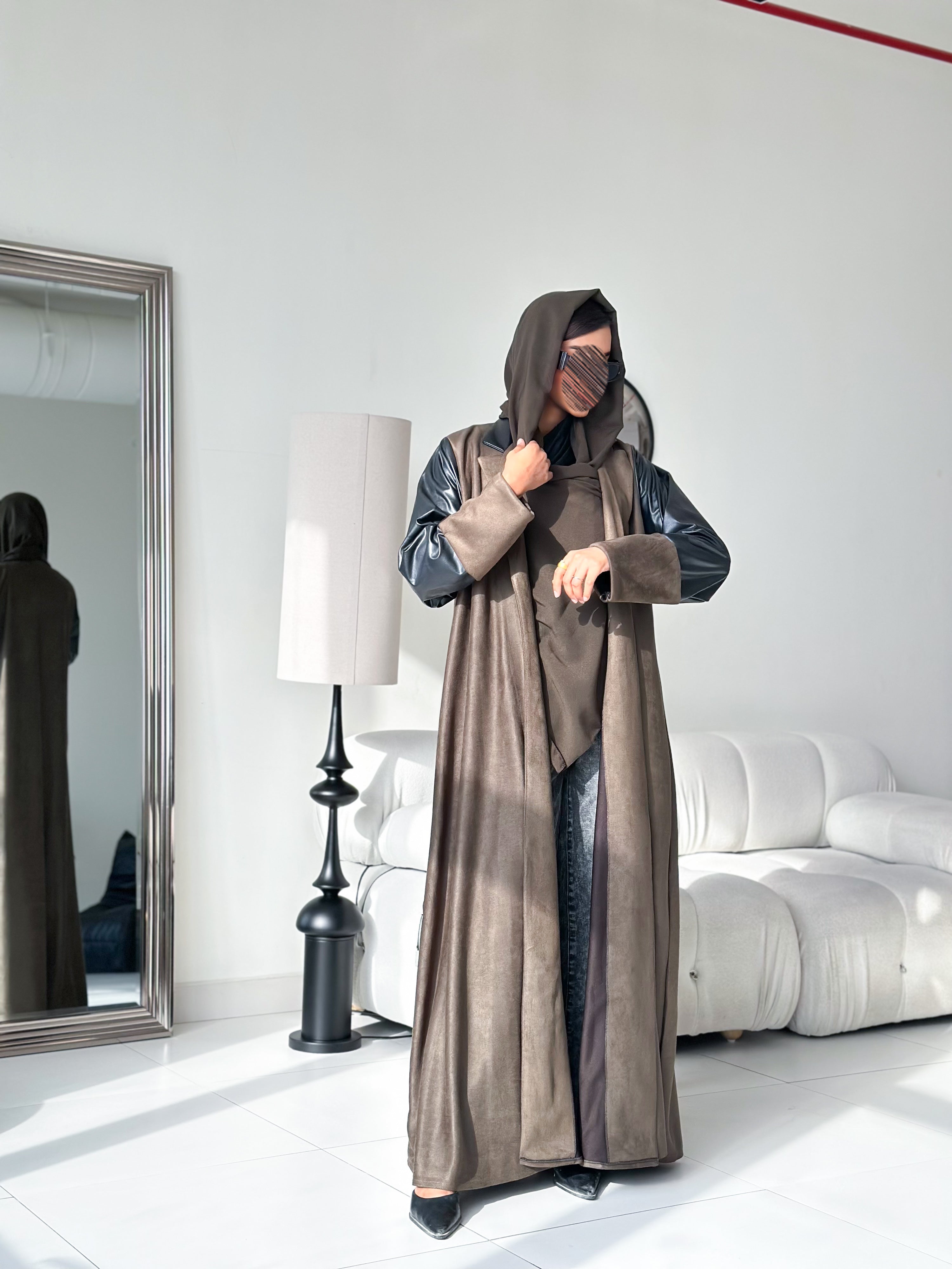 MWT670 - عباية شامواه مع تدخيلة جلد - Aya