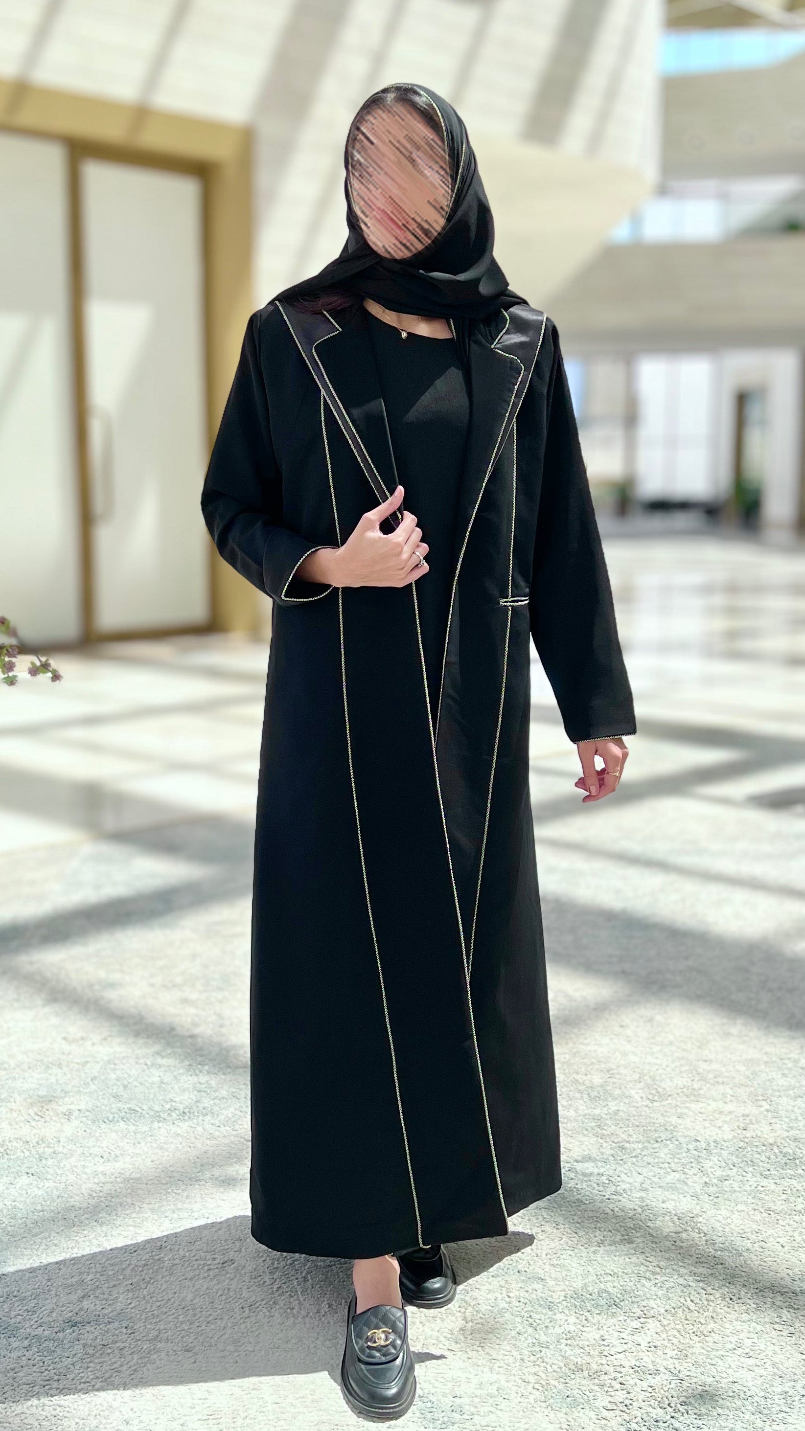 MW1721 - عباية بليزر اسود مع اضافة الساتان - Aya