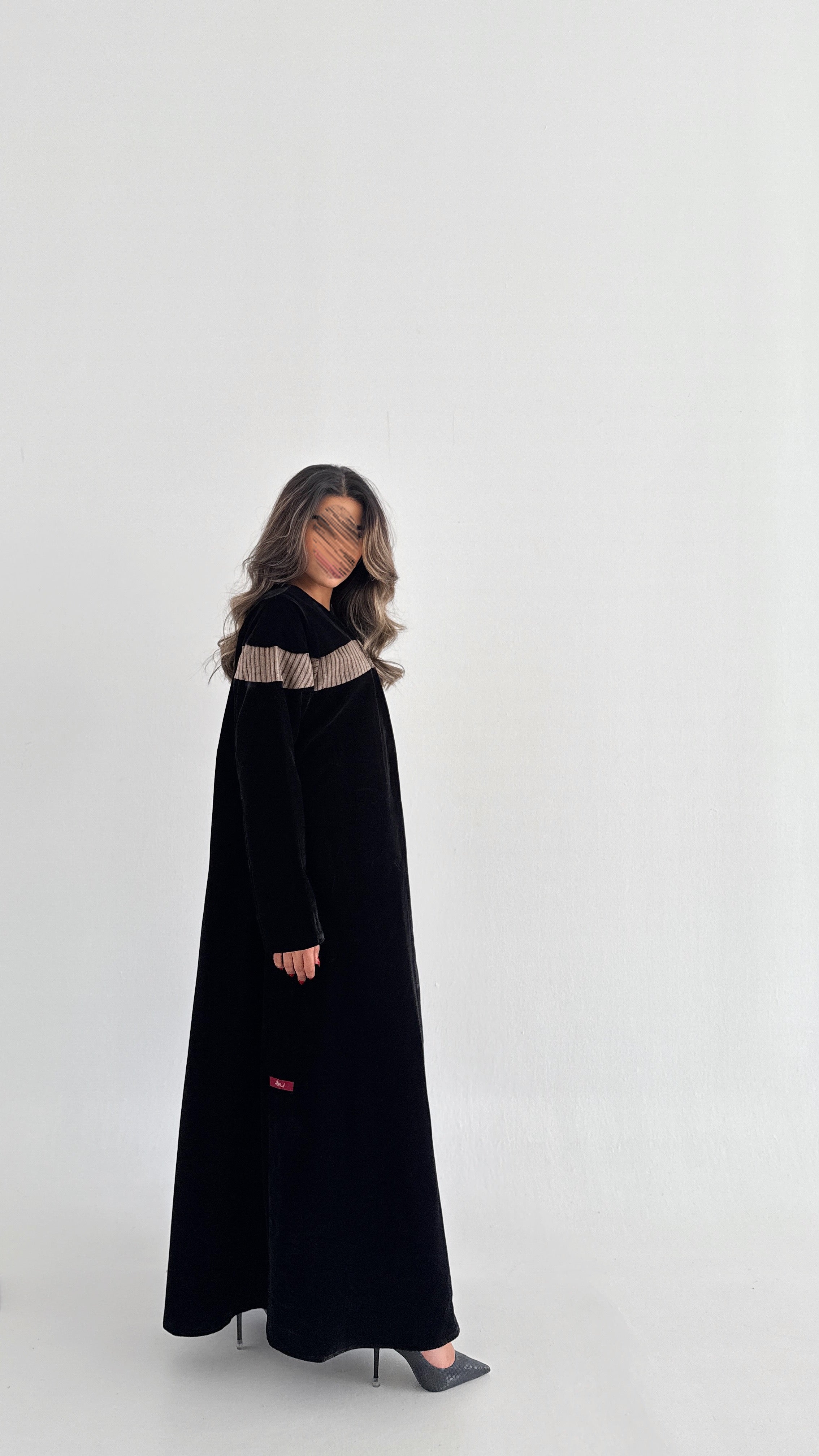 MW645 - Light Crepe Standing with Jacquard Half-Cloche