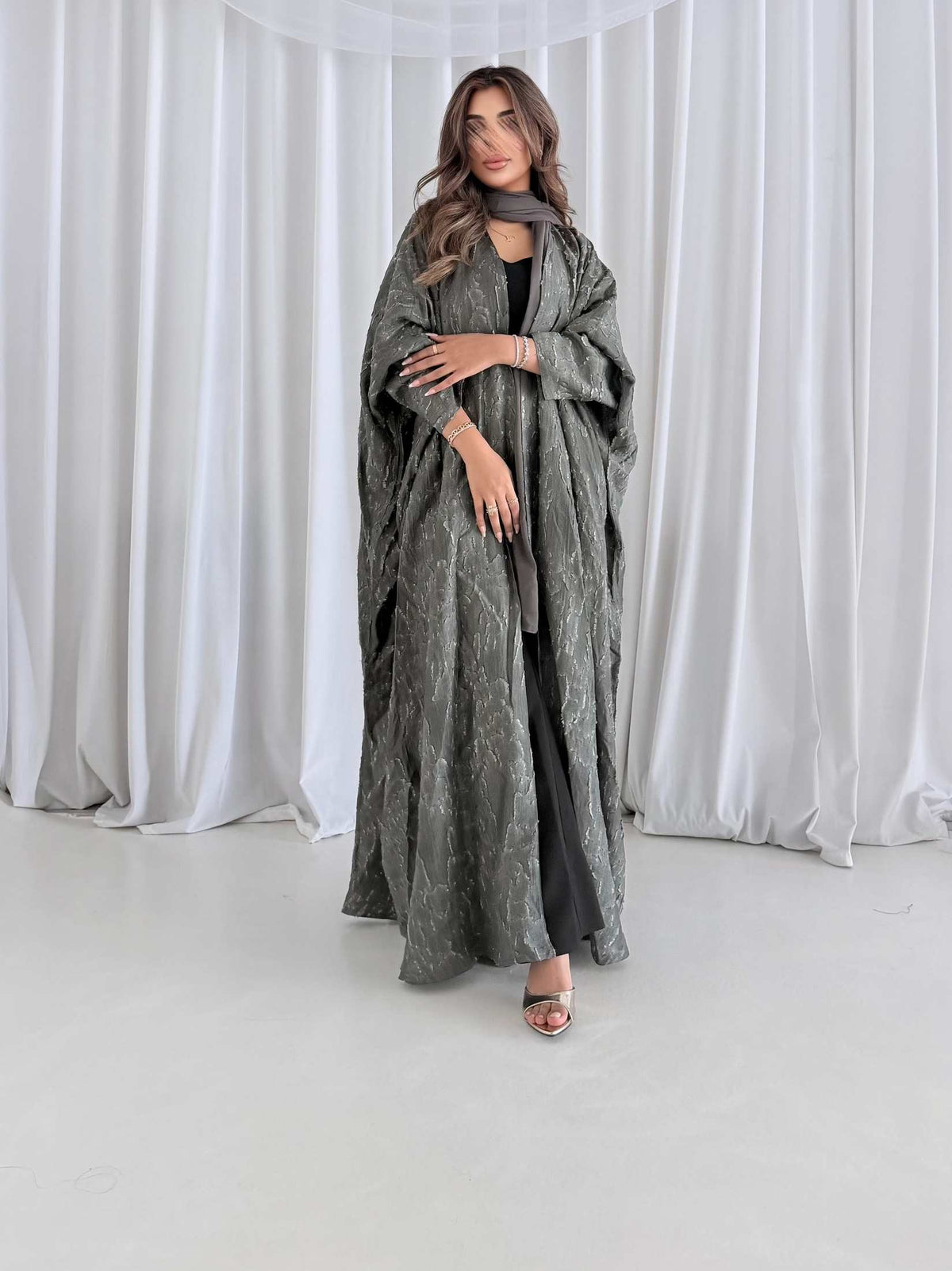 MWT2125 - عباية اورنقزا رمادية - Aya