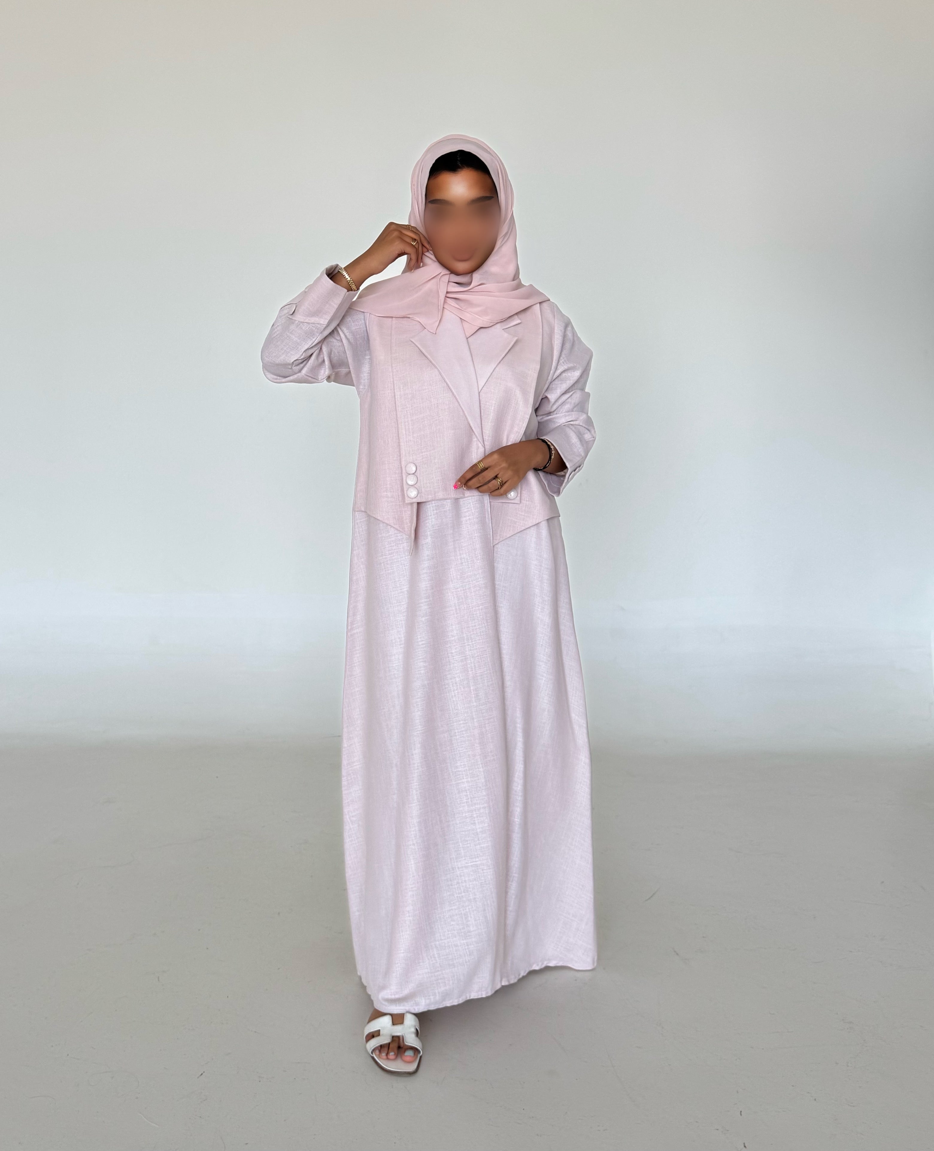MW645 - Light Crepe Standing with Jacquard Half-Cloche