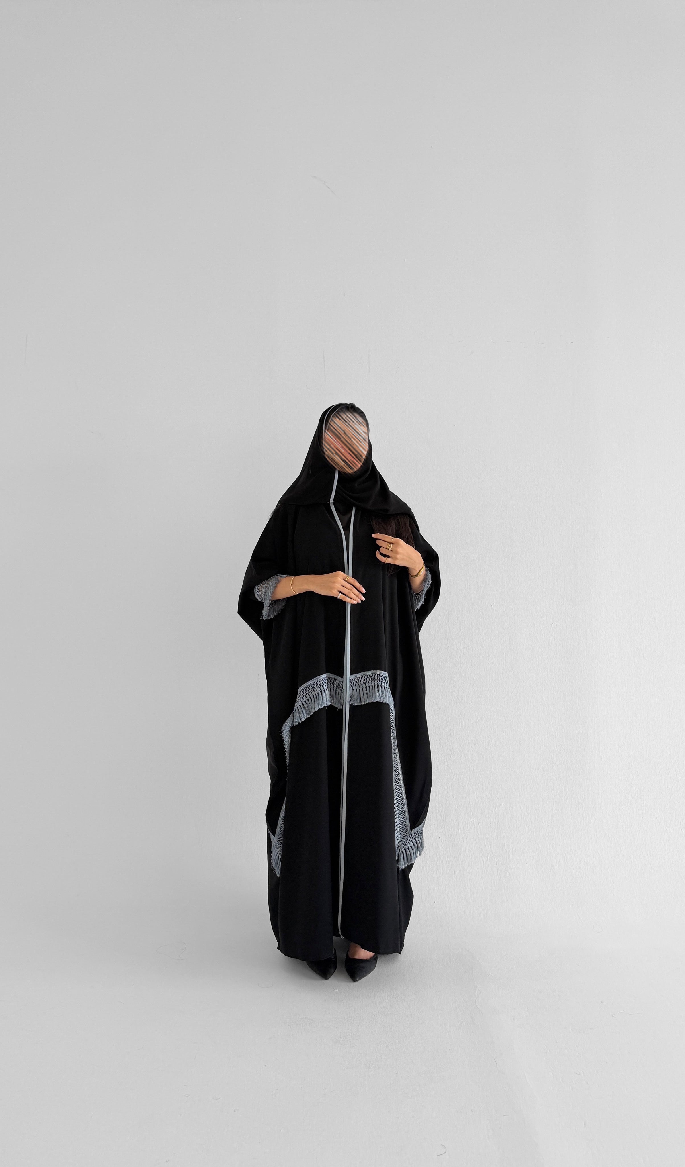 MWT2010 - عباية كريب مع تدخيلة هدب سماوي - Aya