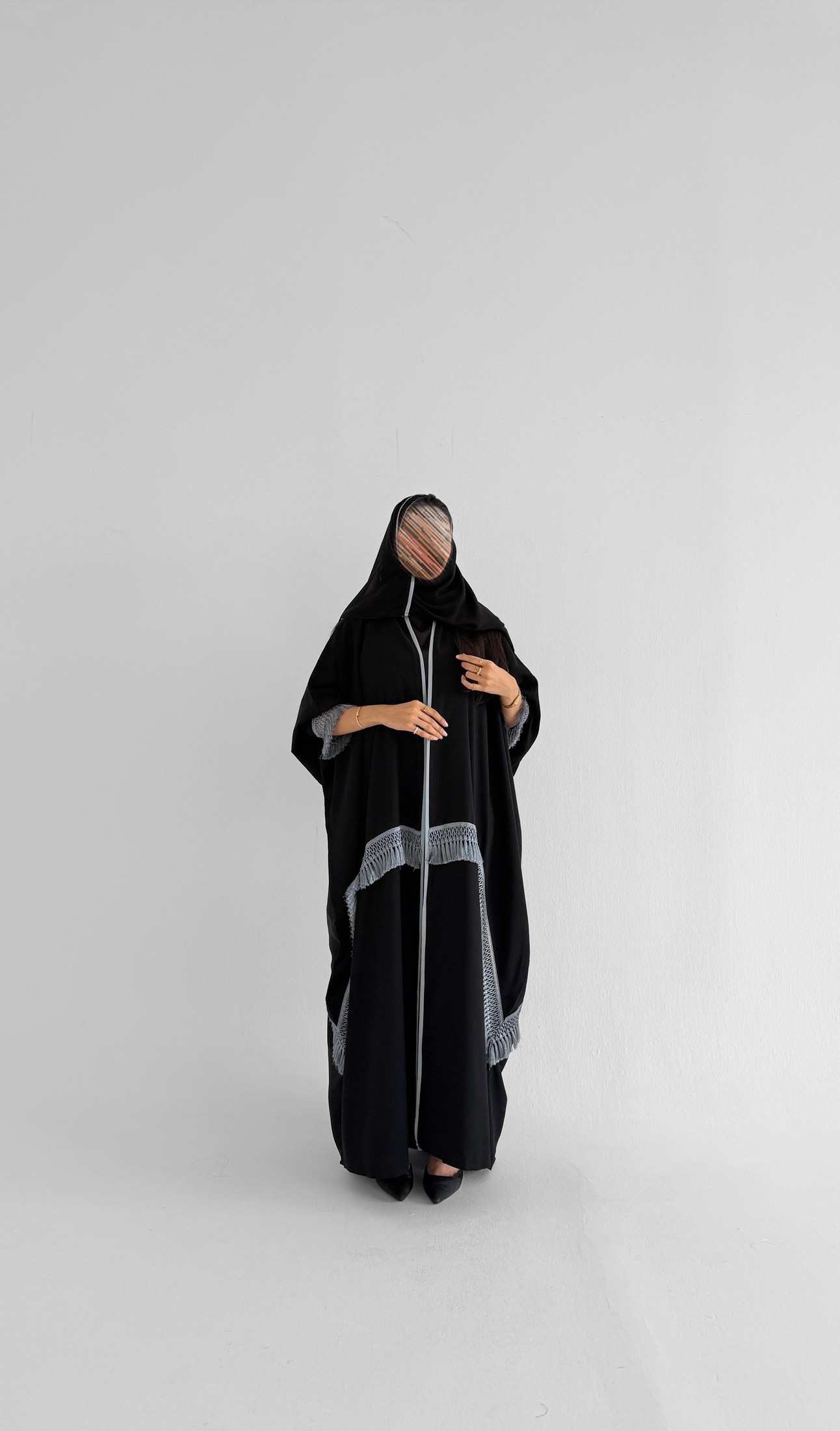 MWT2010 - عباية كريب مع تدخيلة هدب سماوي - Aya
