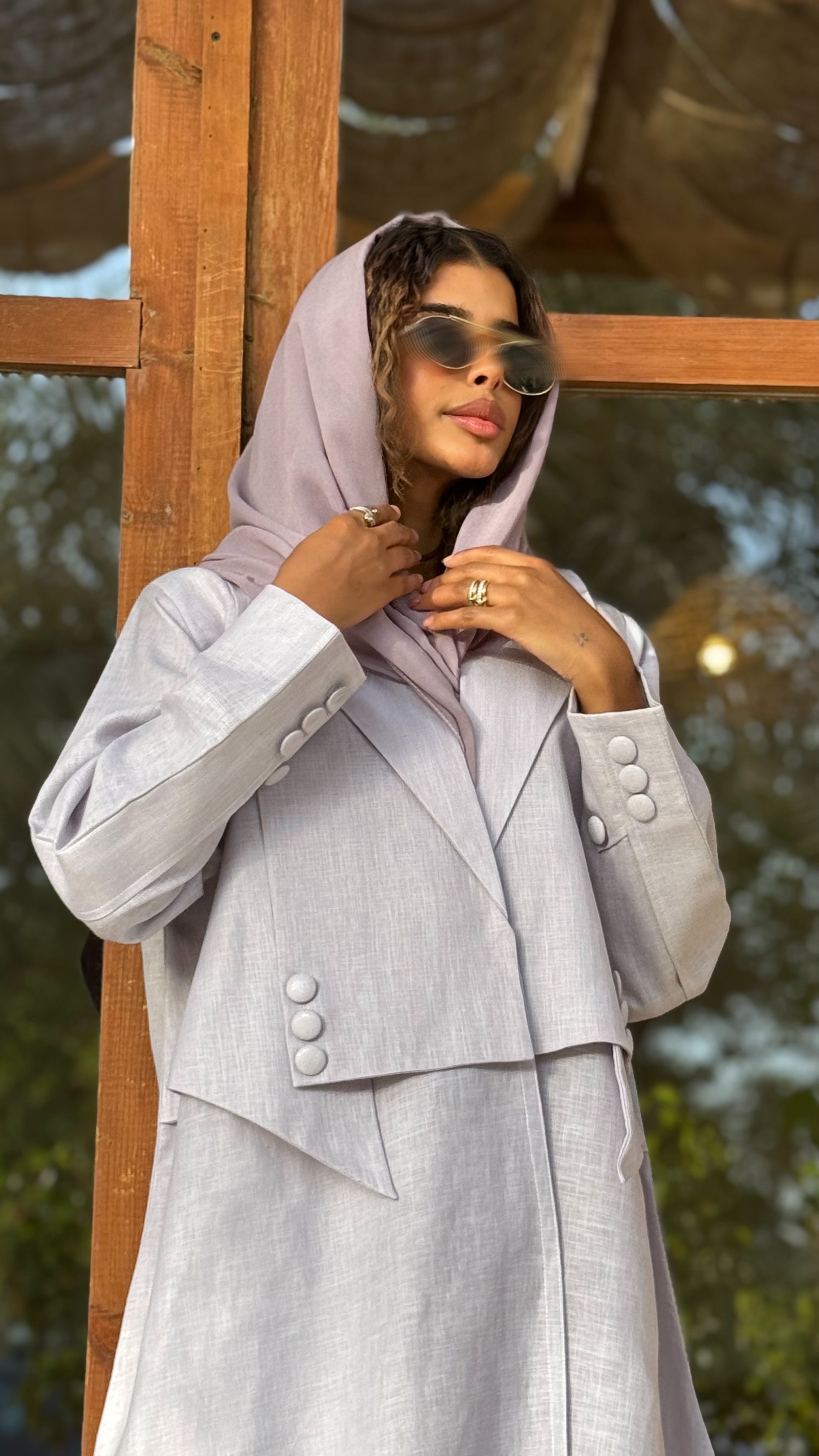 MW645 - Light Crepe Standing with Jacquard Half-Cloche