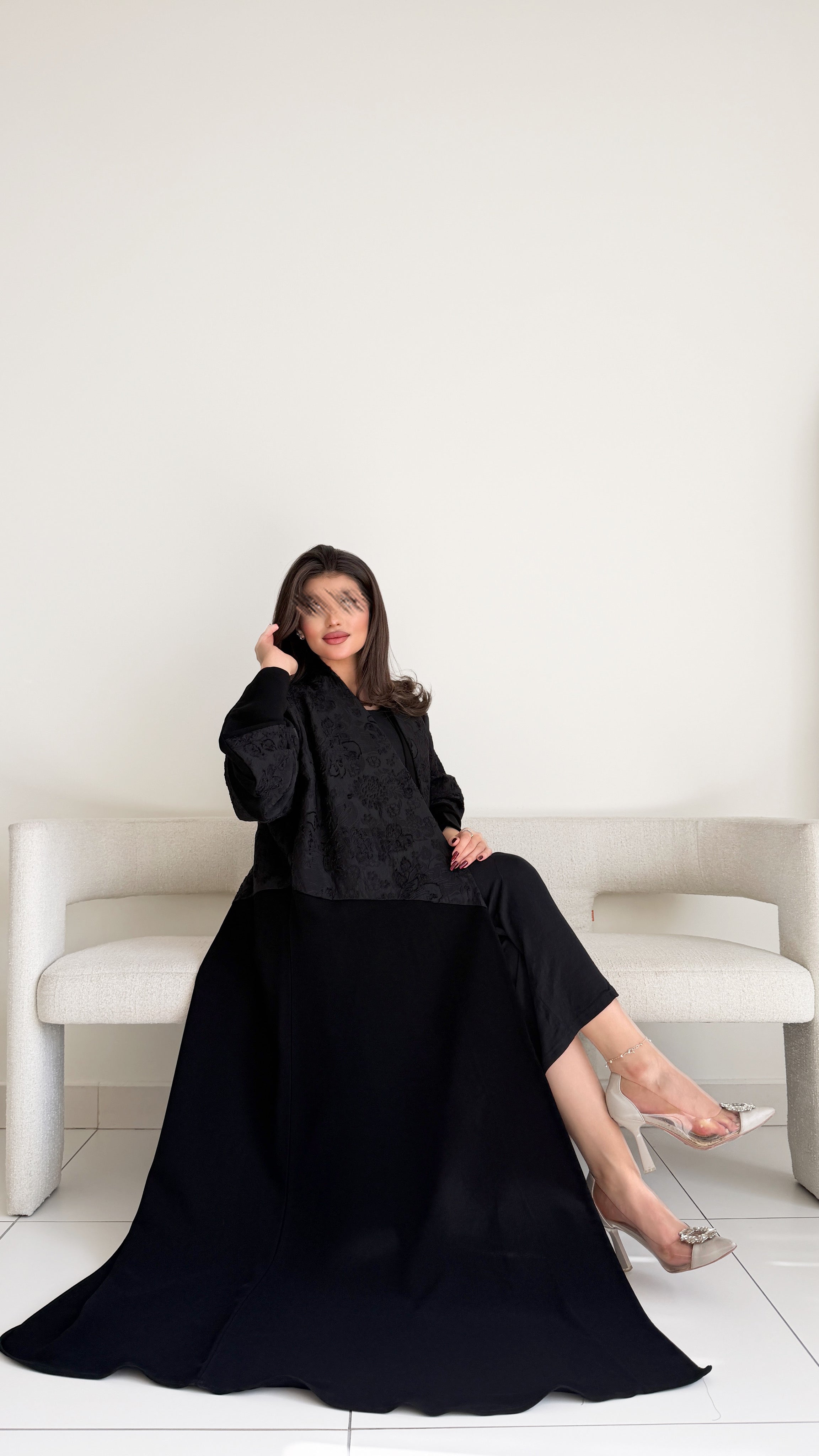 MWT1084 - عباية مع تدخيله مشجر |Abaya with floral inserts