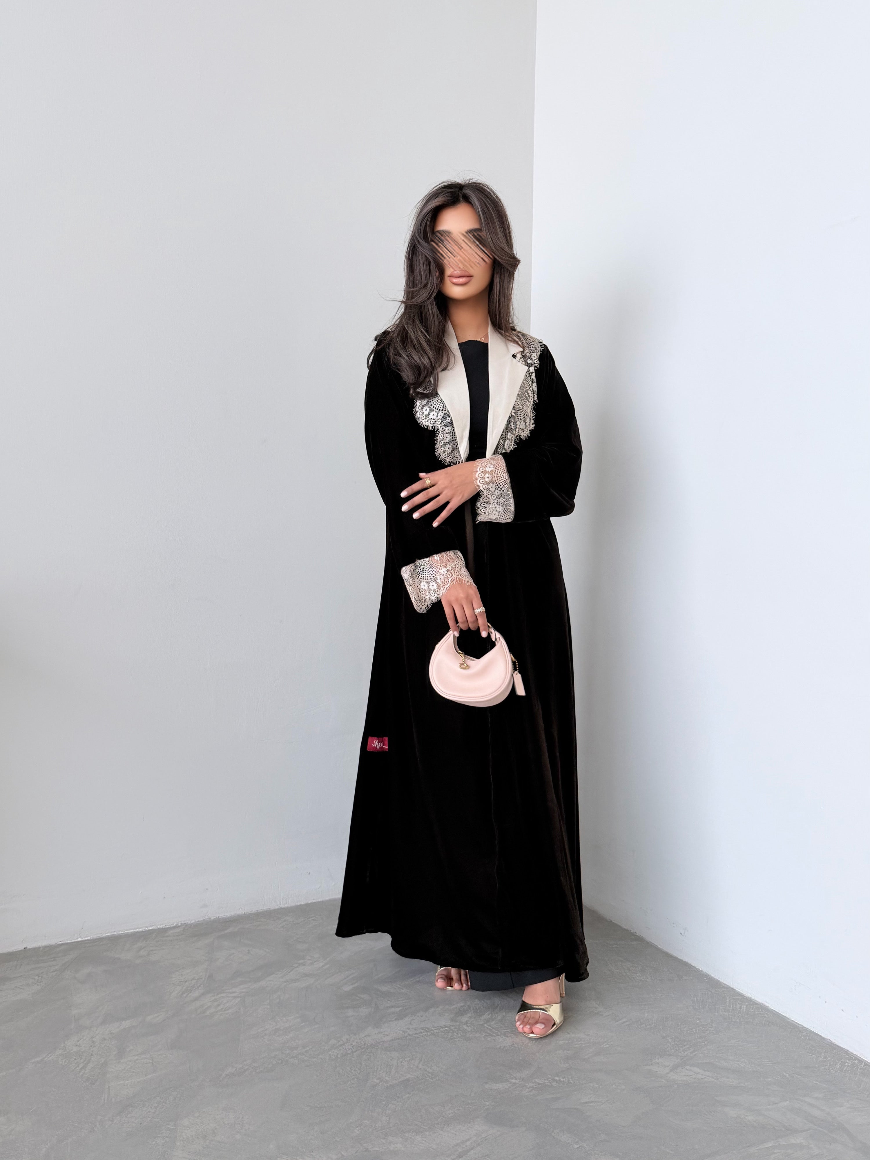 MW645 - Light Crepe Standing with Jacquard Half-Cloche