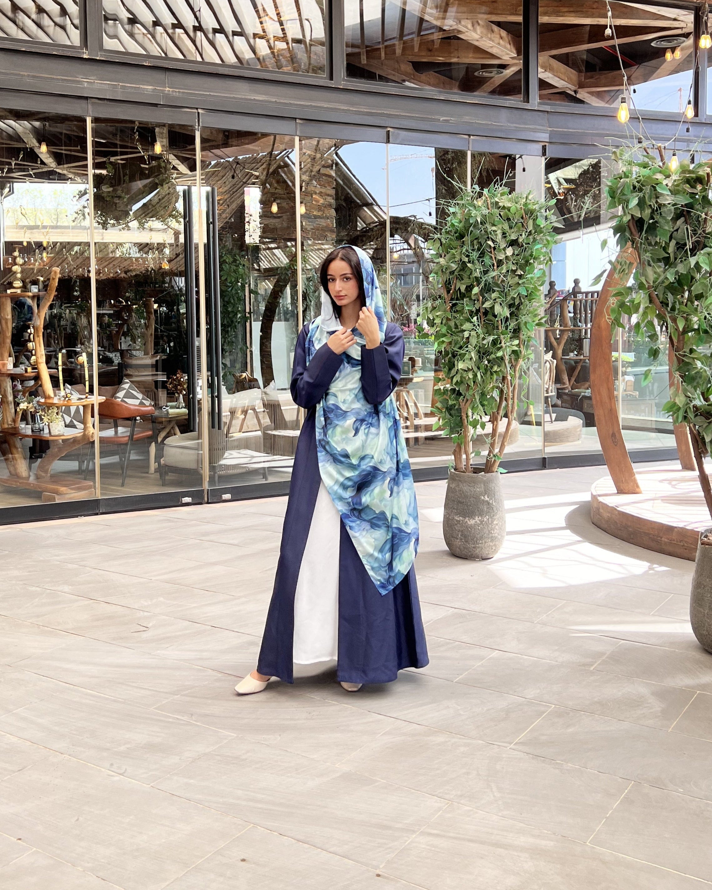 MW645 - Light Crepe Standing with Jacquard Half-Cloche