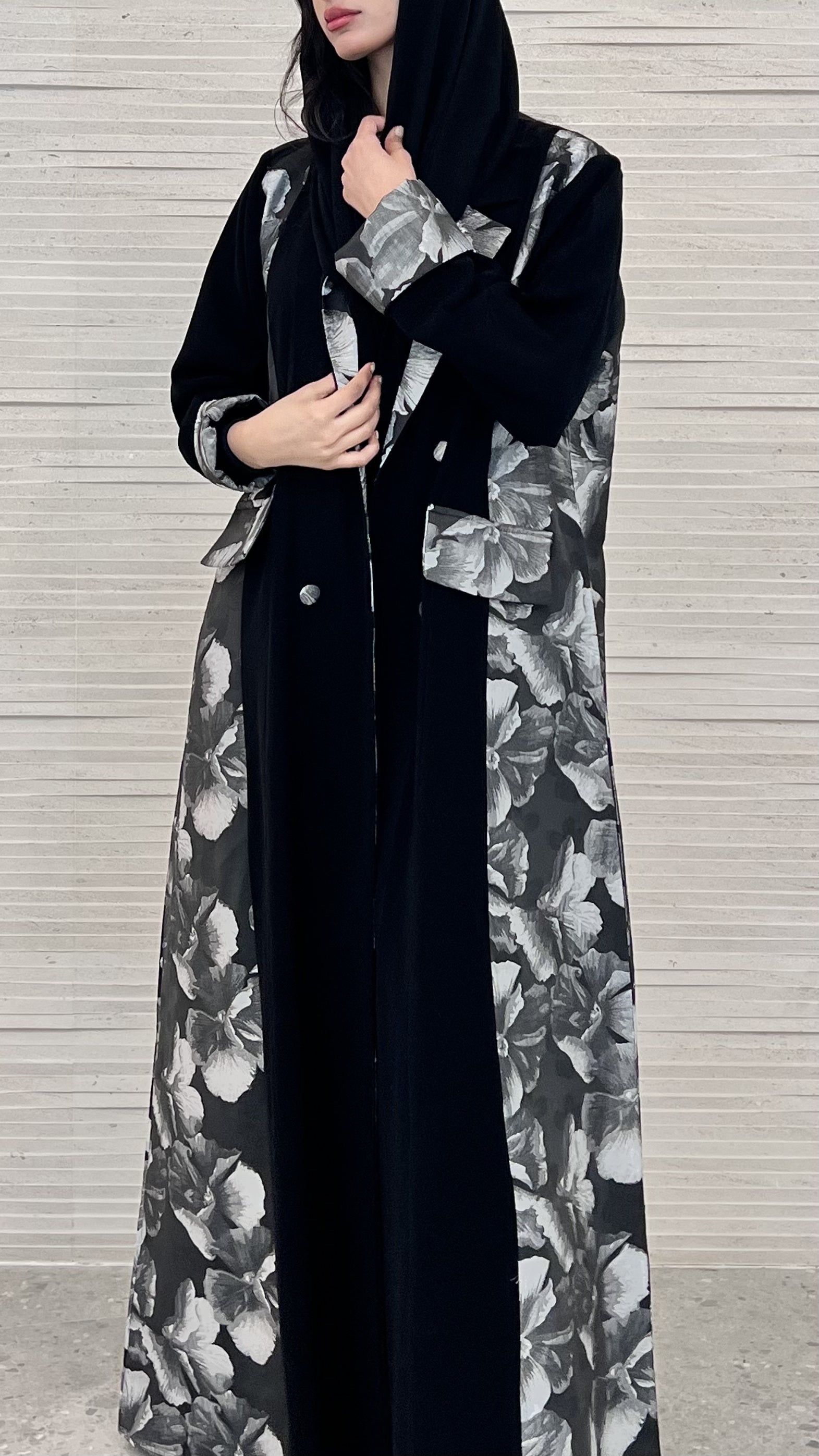 MW1261 - عباية بليزر مع جاكار مورد - Aya