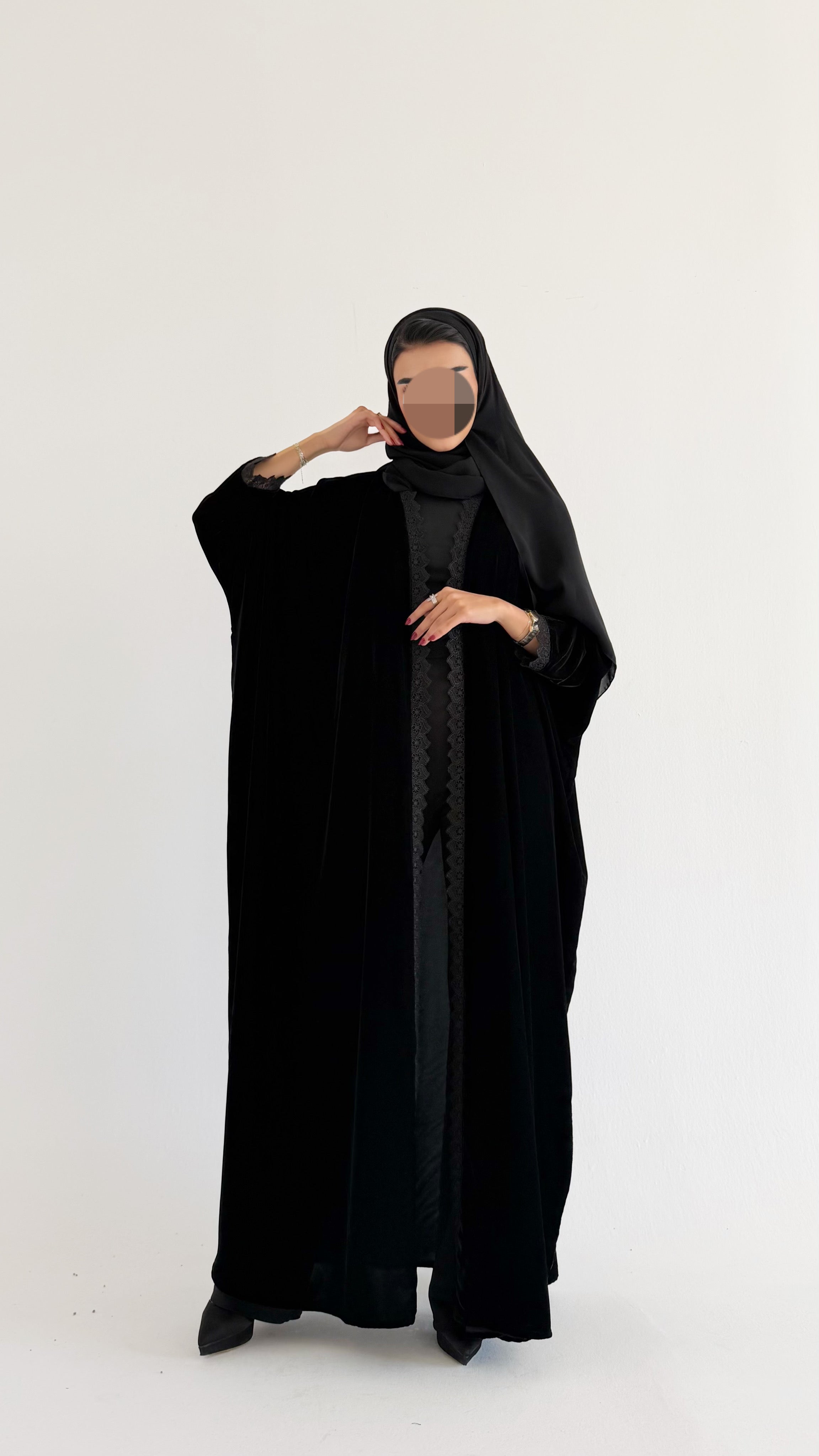 MWE913 - عباية مخمل كوري نص بشت - Aya