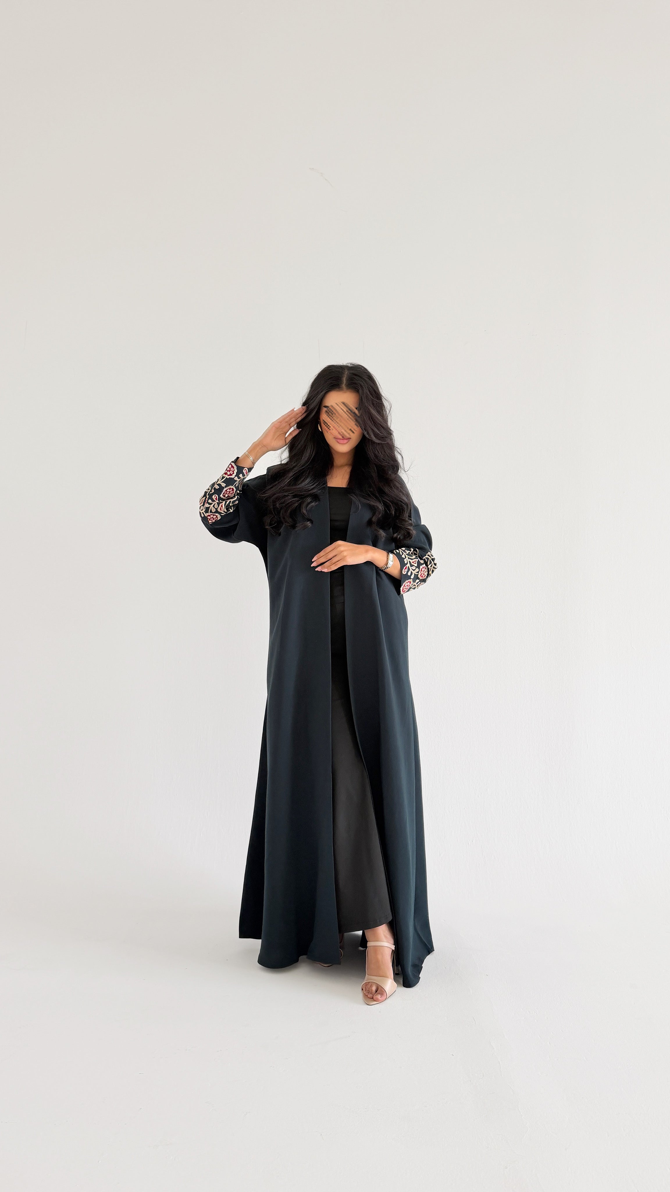 MWT1106 - عباية زيتي بتطريز بالاكمام - Aya