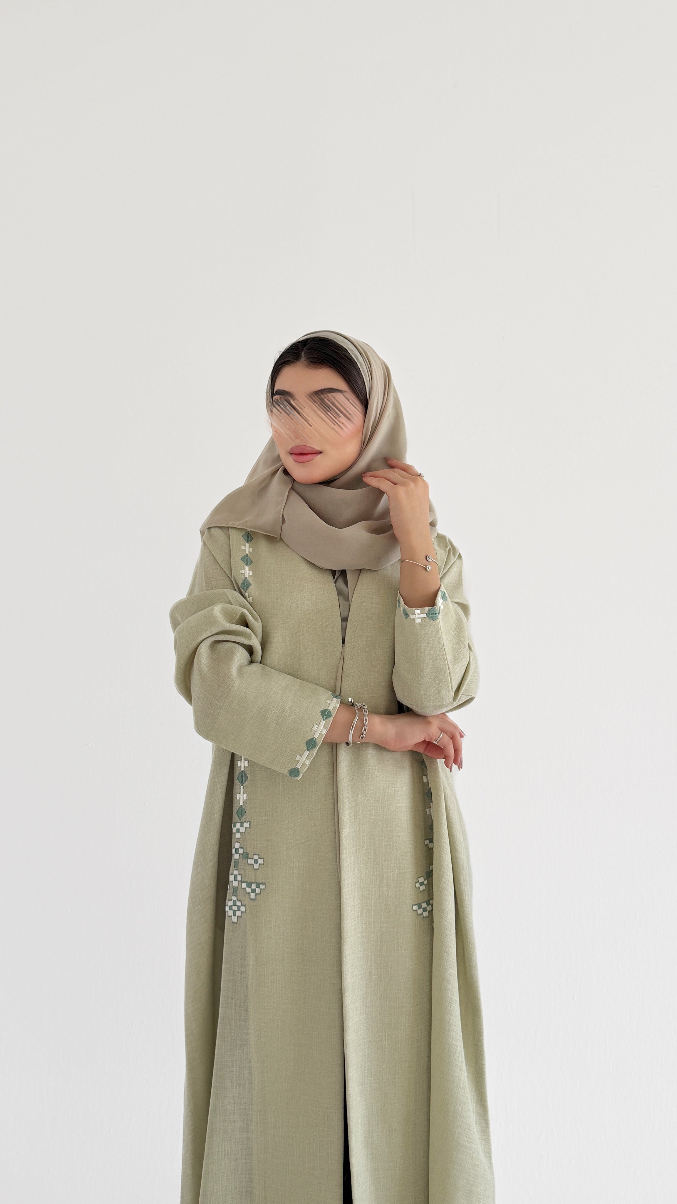 MW2124 - عباية لينن أنيقة بقصّة هينك عصرية - Aya