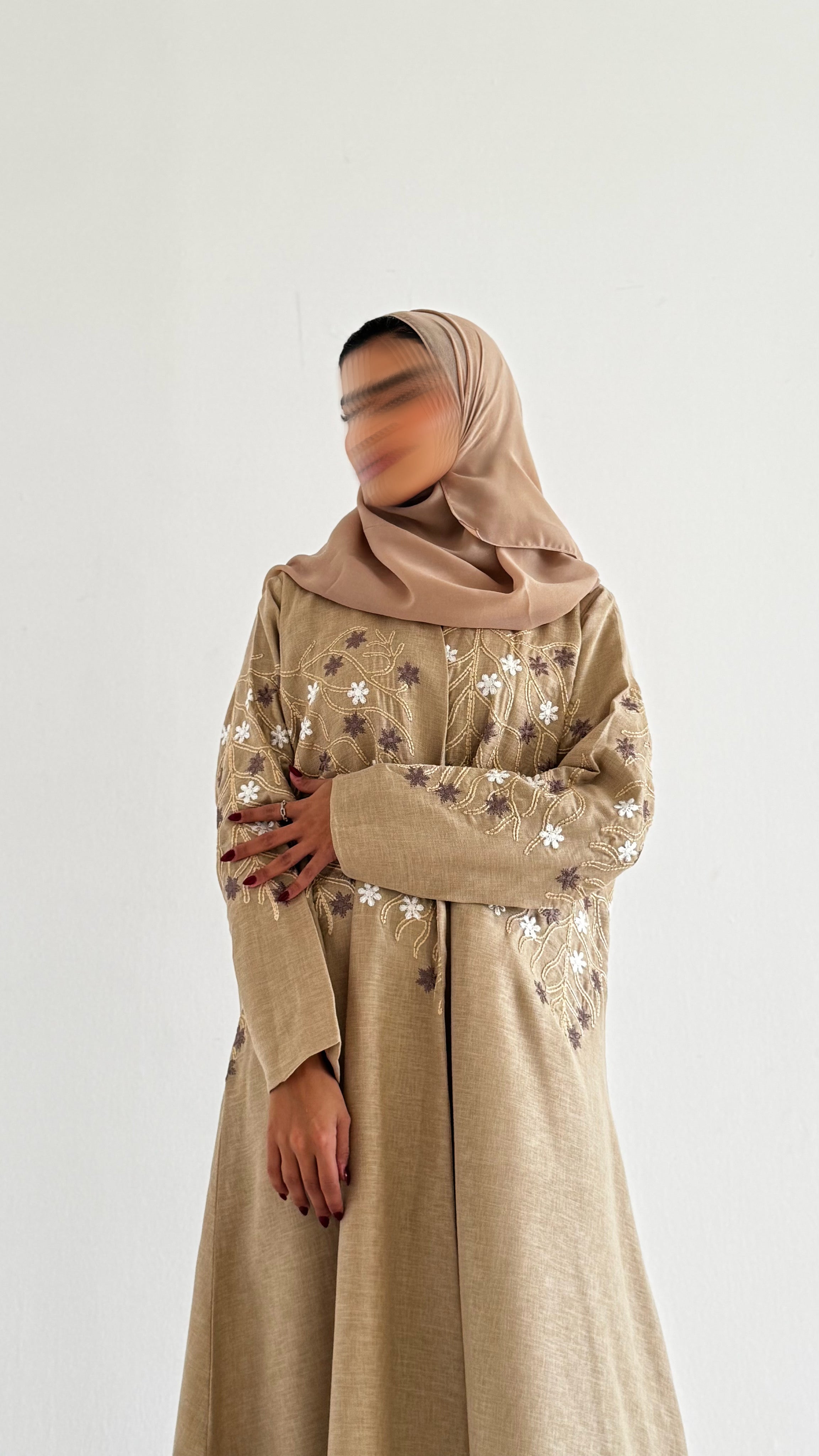 MWT393 - عباية لنن تطريز بيج - Aya