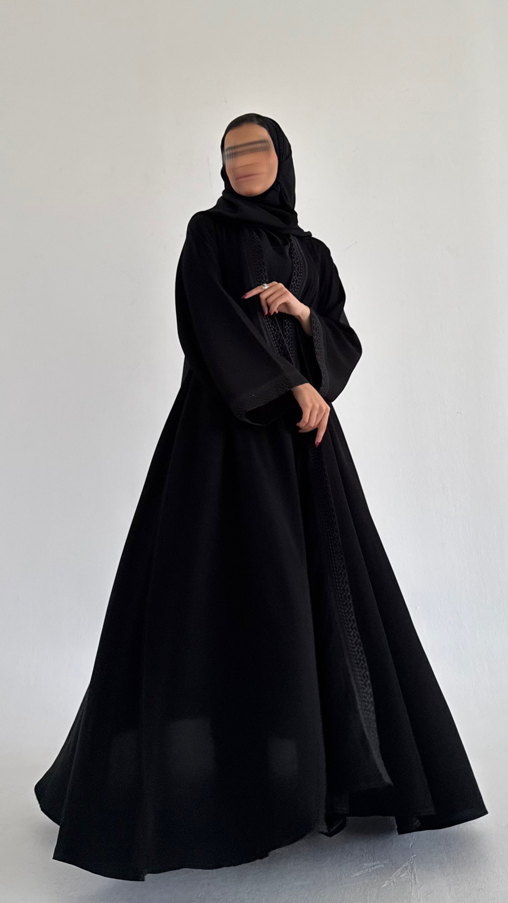 MW1553 - Black Elegance | عباية اسود مطرز اسود