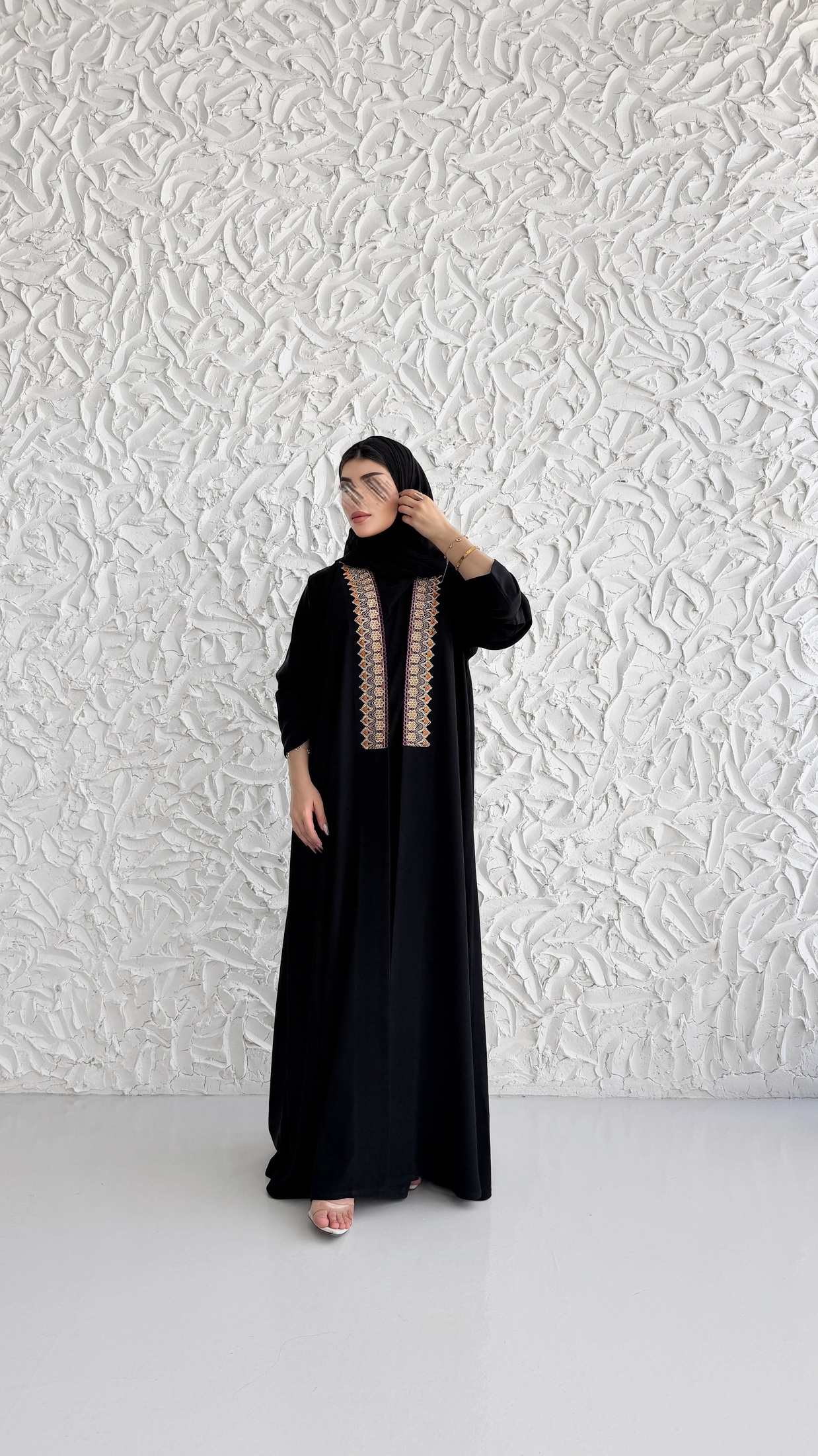 MWT5034 - قماش اسود كريب مع كلفة رمضاني قصة نص بشت - Aya