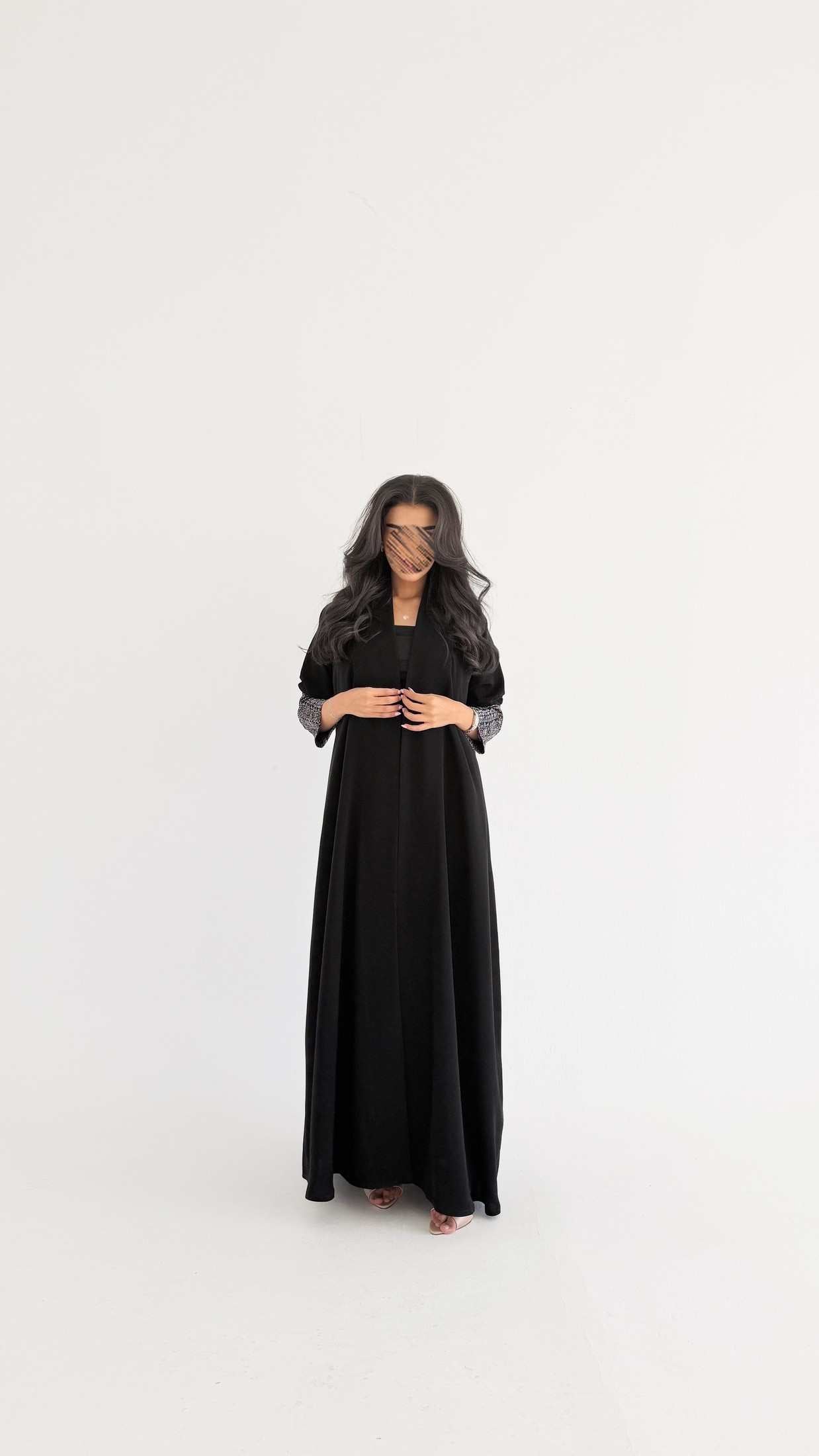 MWT797 - عبايه اسود بتطريز ابيض واسود - Aya