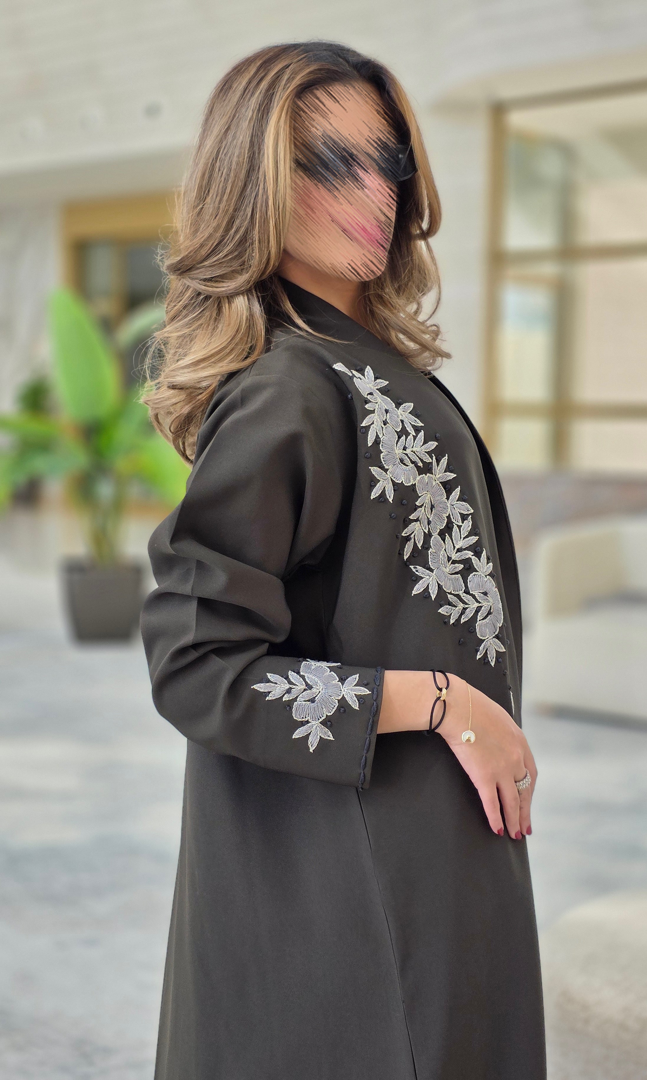 MWT663 - عباية تطريز وردات زيتي - Aya