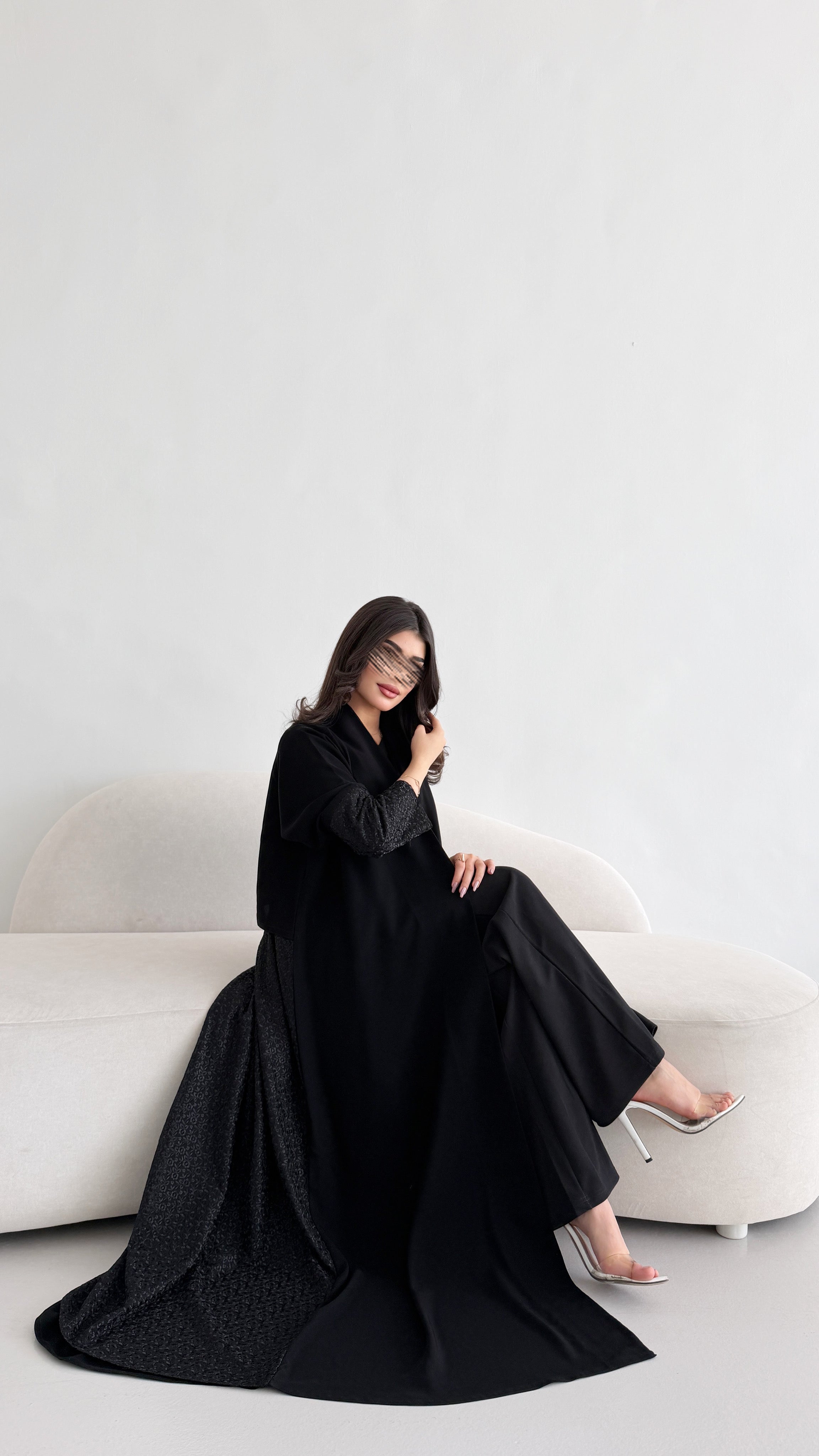 MWT5032 - قماش كريب اسود مع قماش اسود شيفون ورد قصة كلوش - Aya