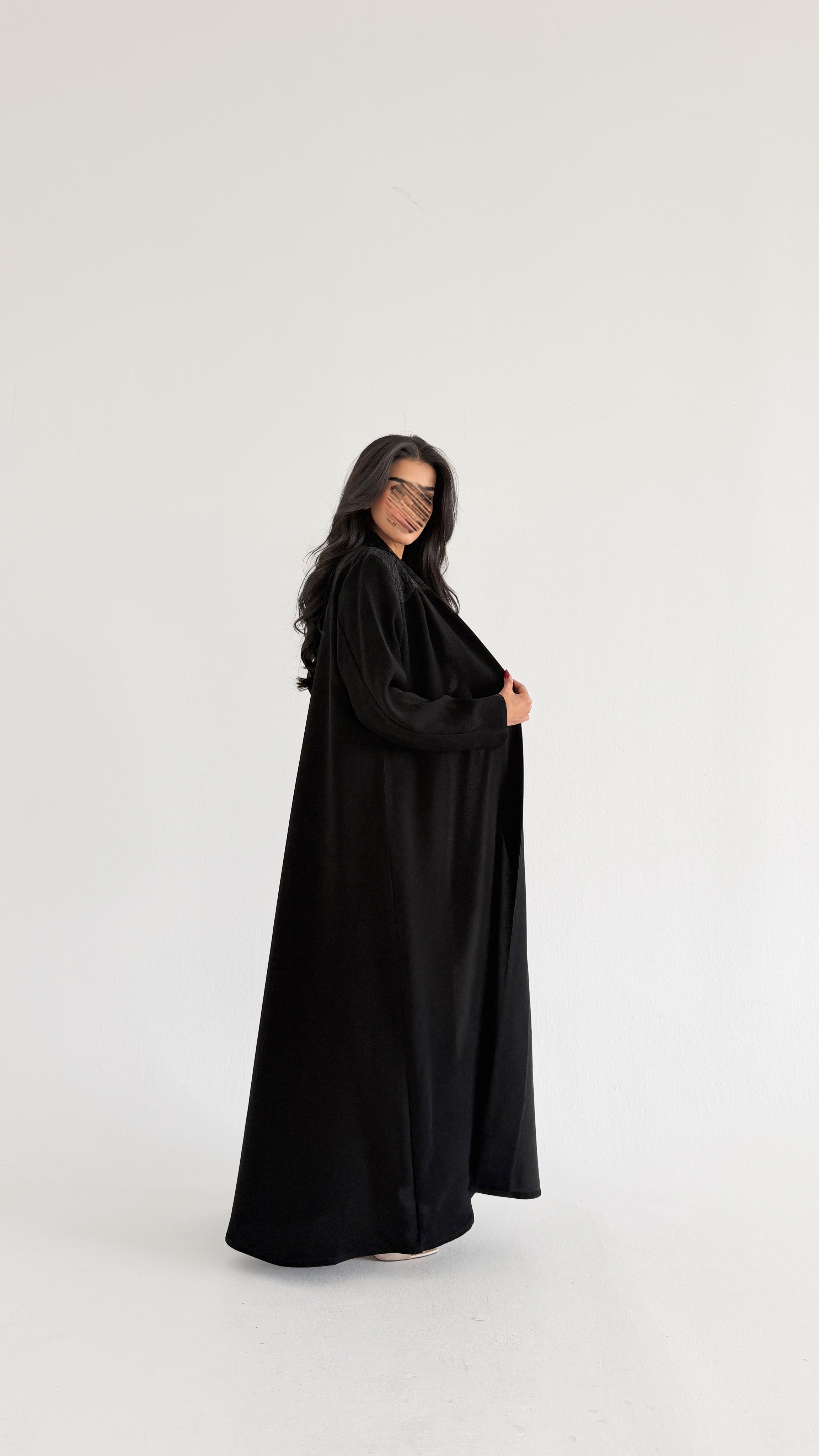 MWT1016 - عبايه مع تدخله دانتيل - Aya