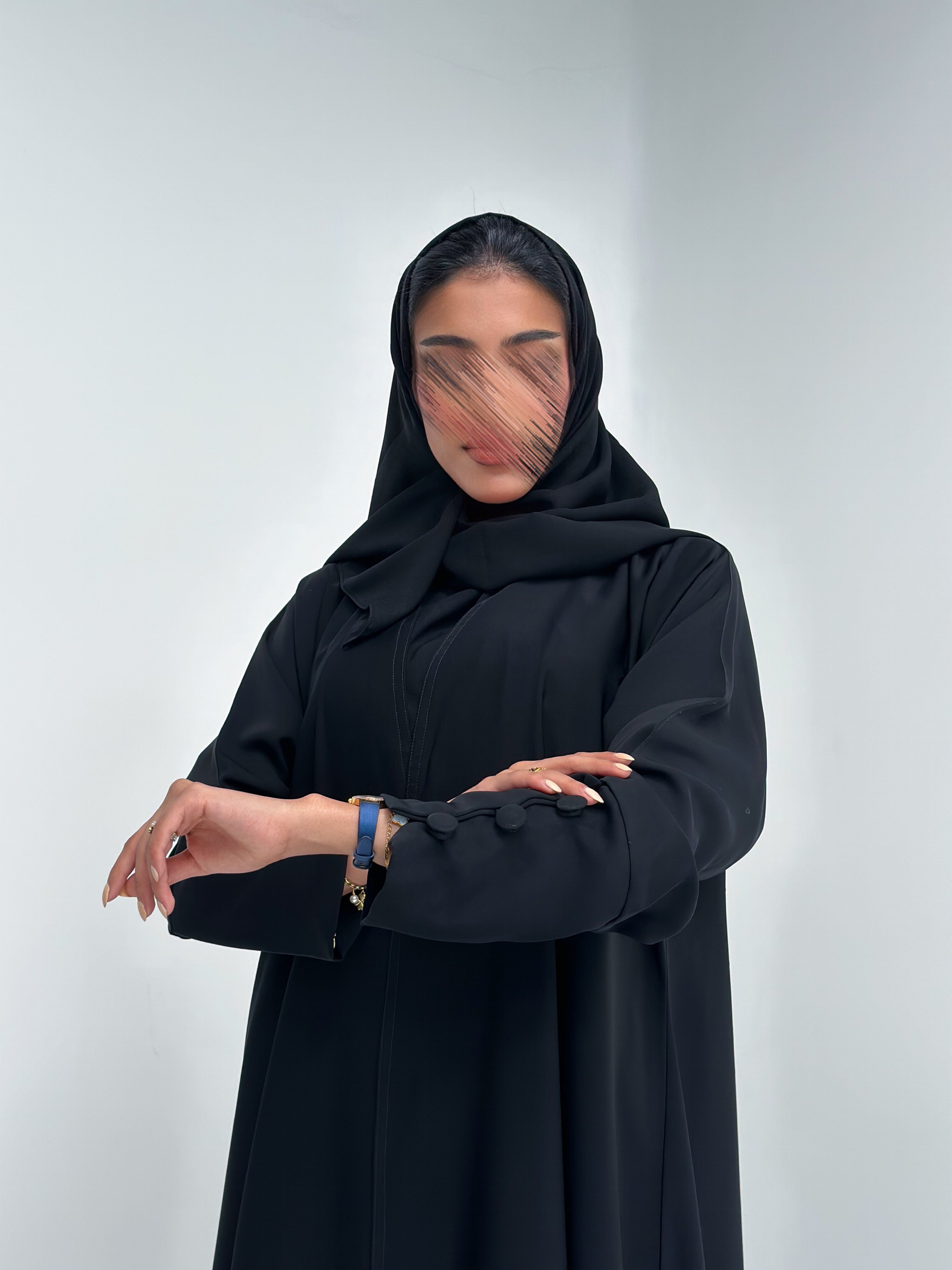 MW1446 -عباية تربل كلوش مزينة بالدانتيل الذهبي
