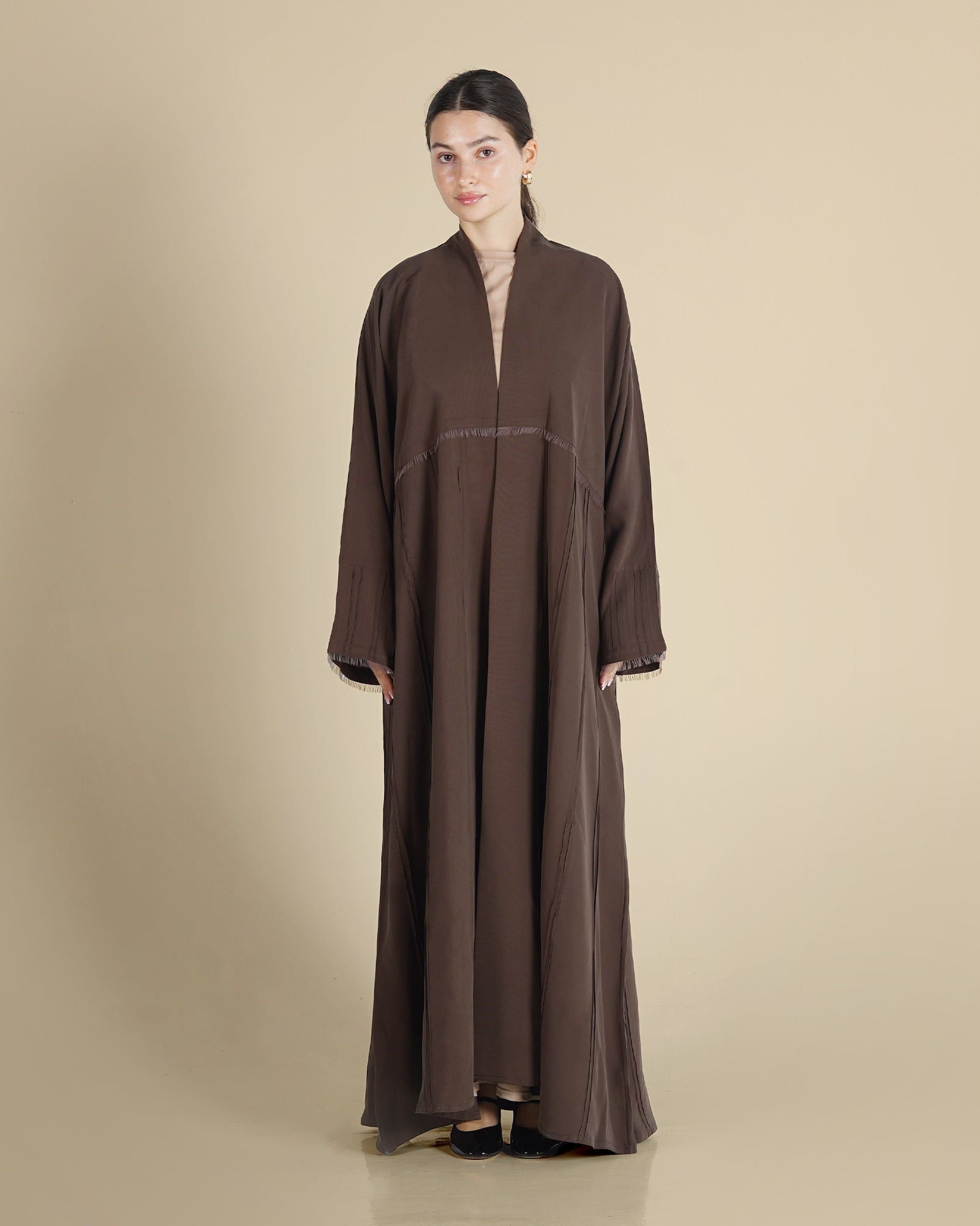 MW645 - Light Crepe Standing with Jacquard Half-Cloche