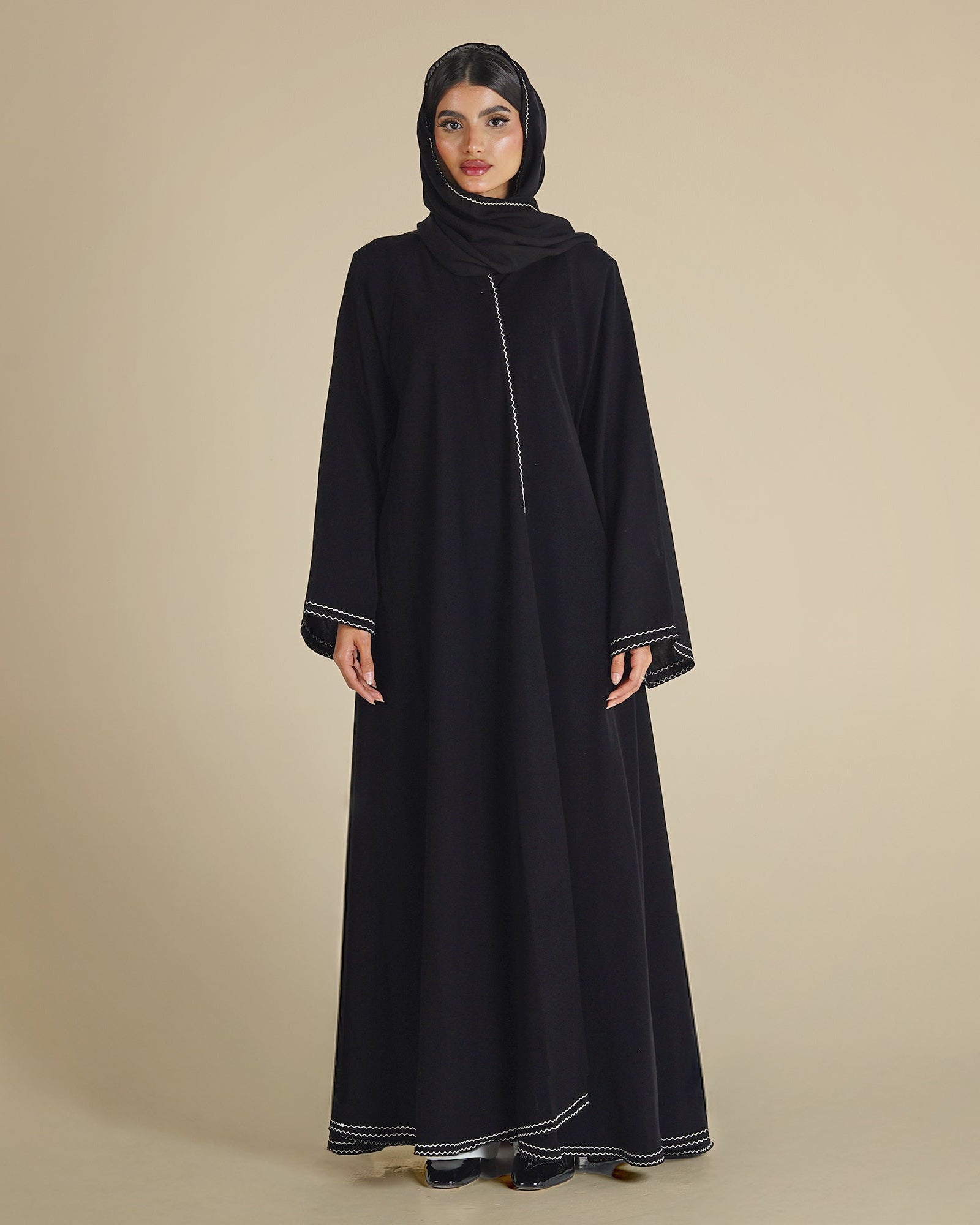 MW645 - Light Crepe Standing with Jacquard Half-Cloche
