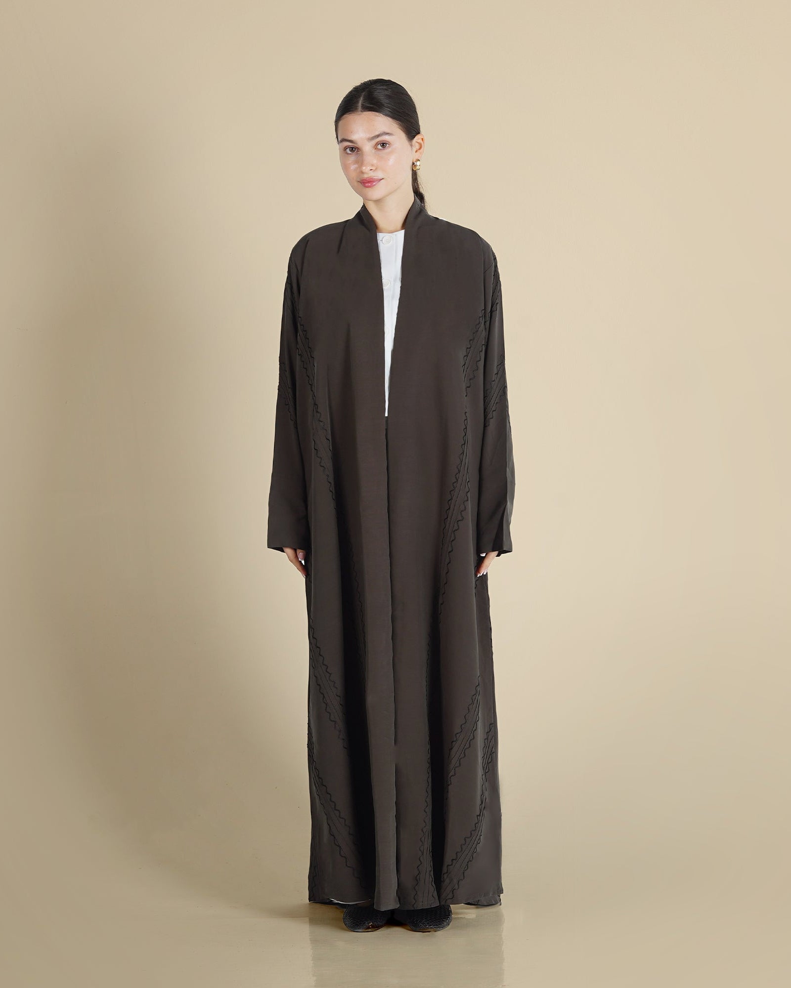 MW1285 - عباية حرير ياباني وتطريز مموج - Aya