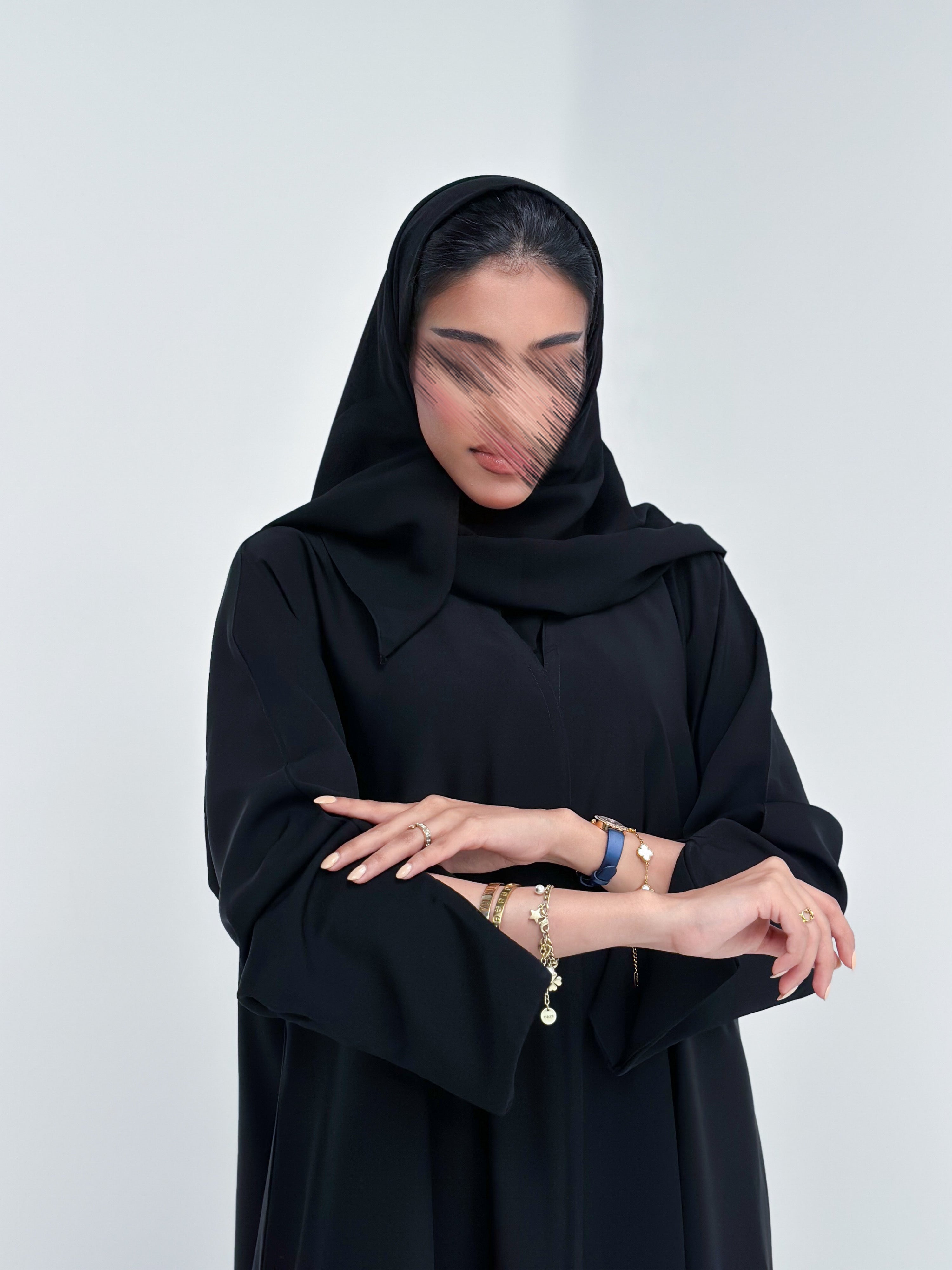 MW1435 عباية عملية من الكريب الناعم واكمام مفتوحة - Aya
