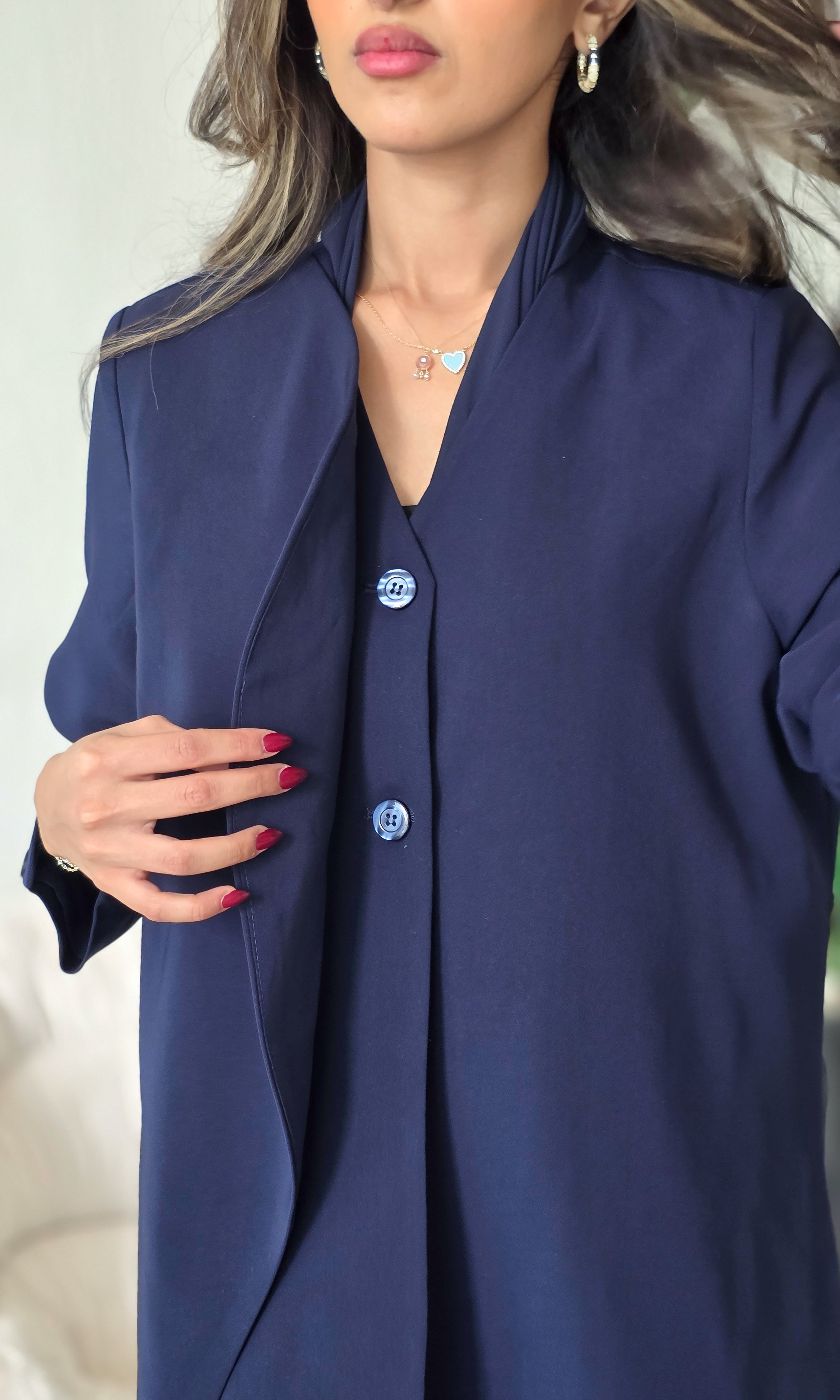 MW645 - Light Crepe Standing with Jacquard Half-Cloche
