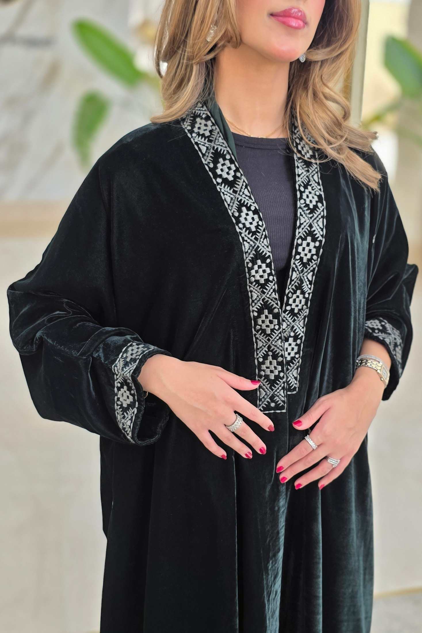 MWT652 - عباية مخمل تطريز اخضر - Aya