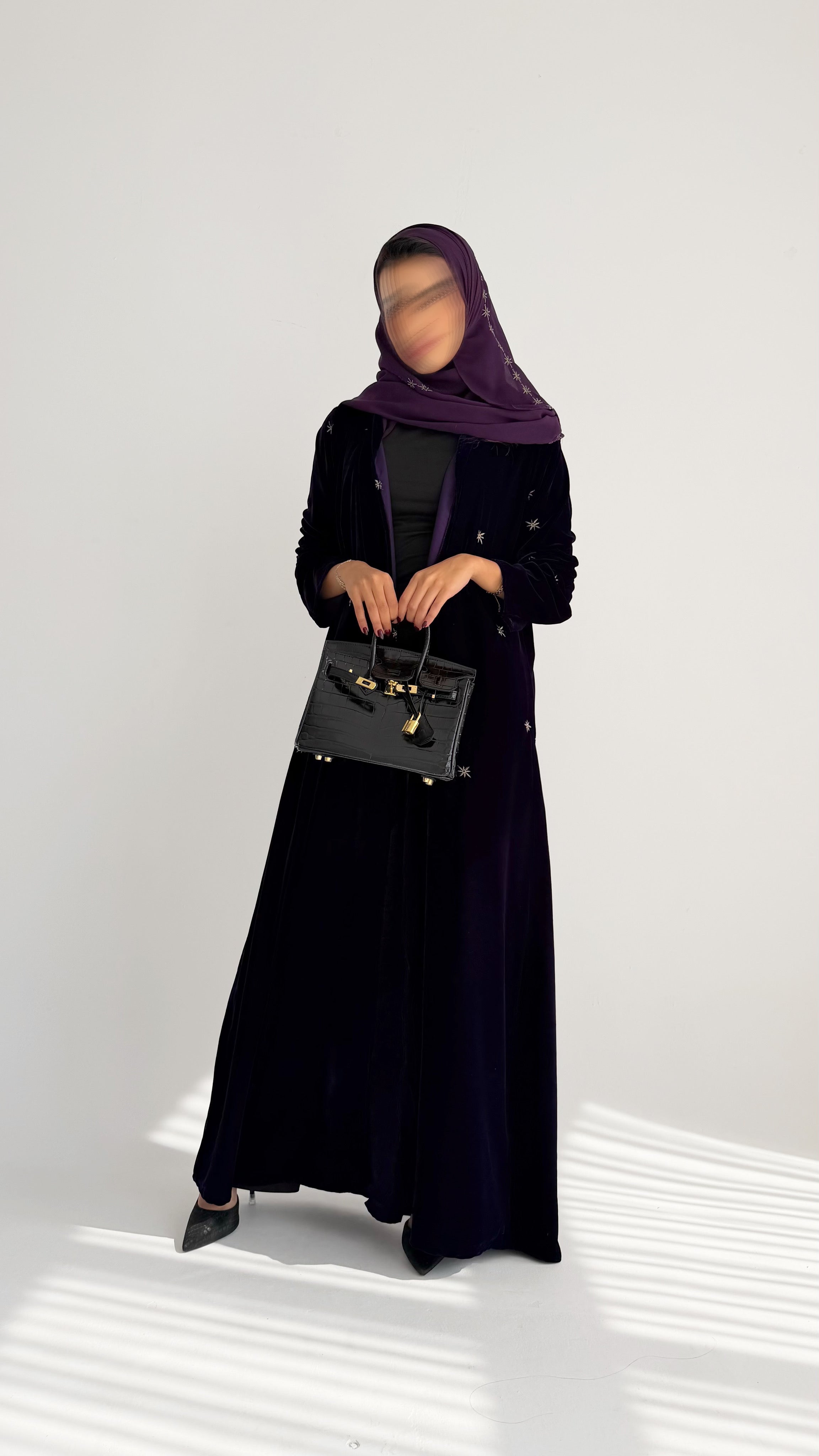 MW645 - Light Crepe Standing with Jacquard Half-Cloche