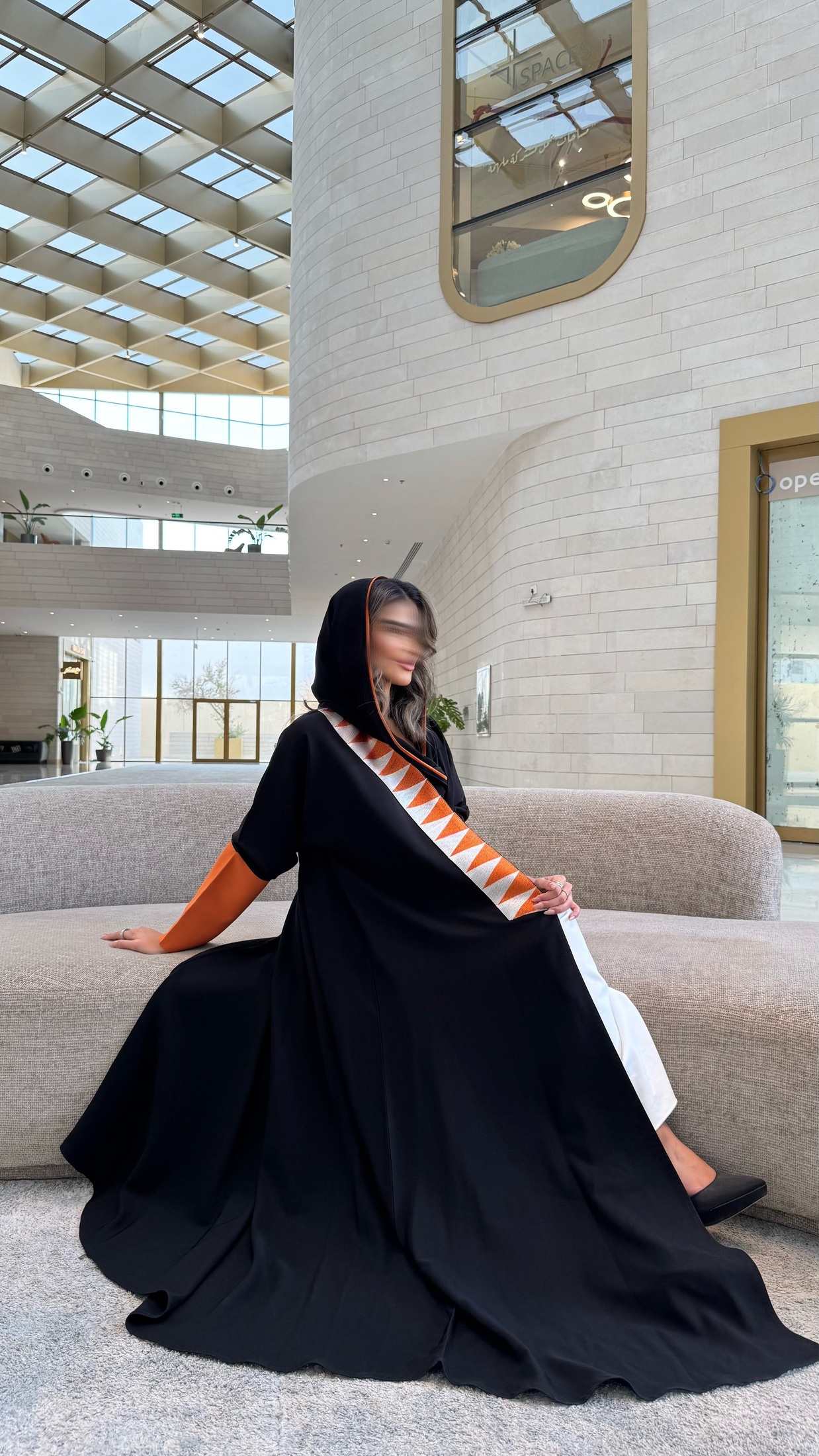 MW1591 -عباية سوداء بتطريز برتقالي | Black Abaya with Orange Embroidery - Aya