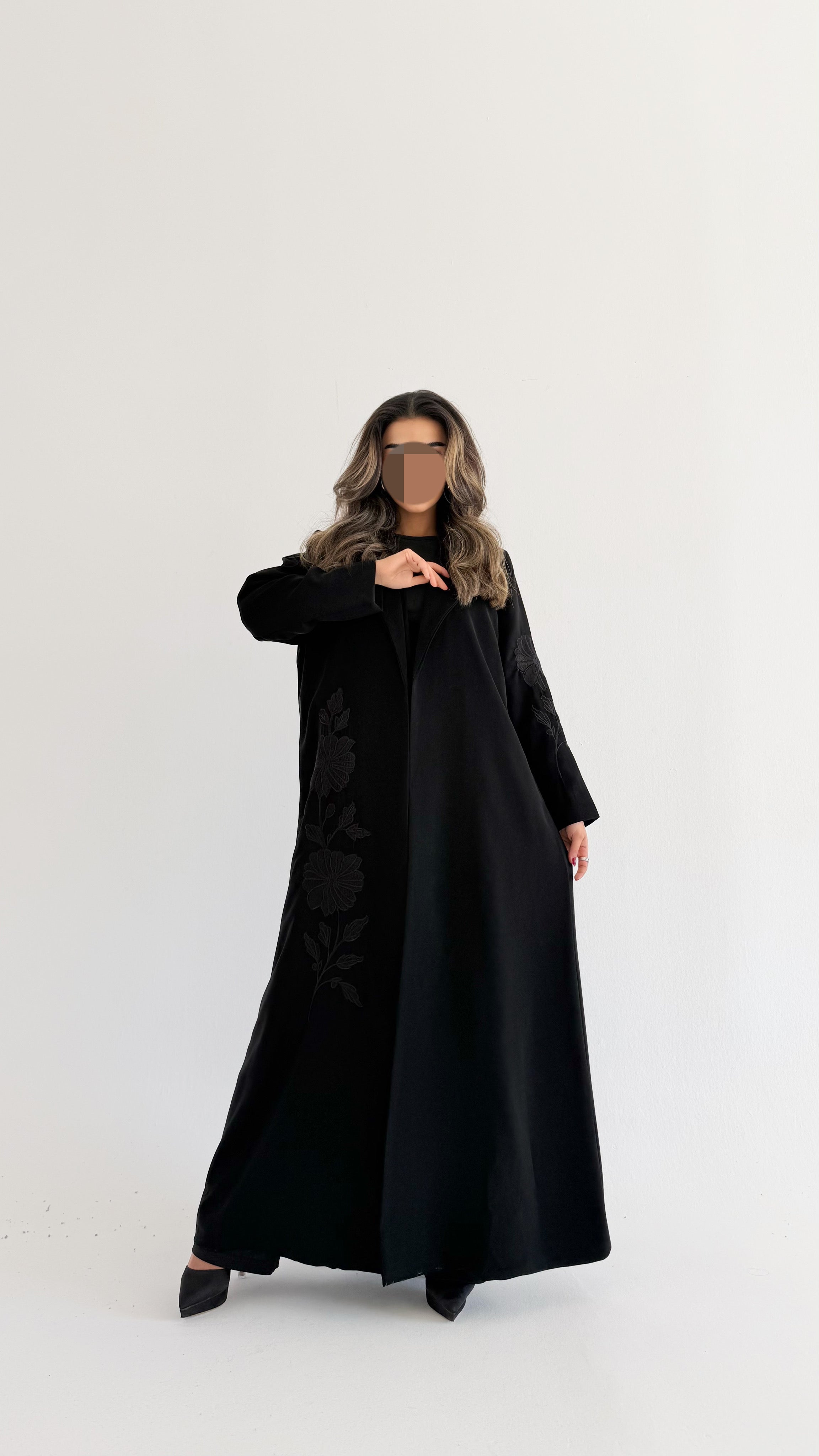 MW2001 -عباية بليزر بتطريز اسود