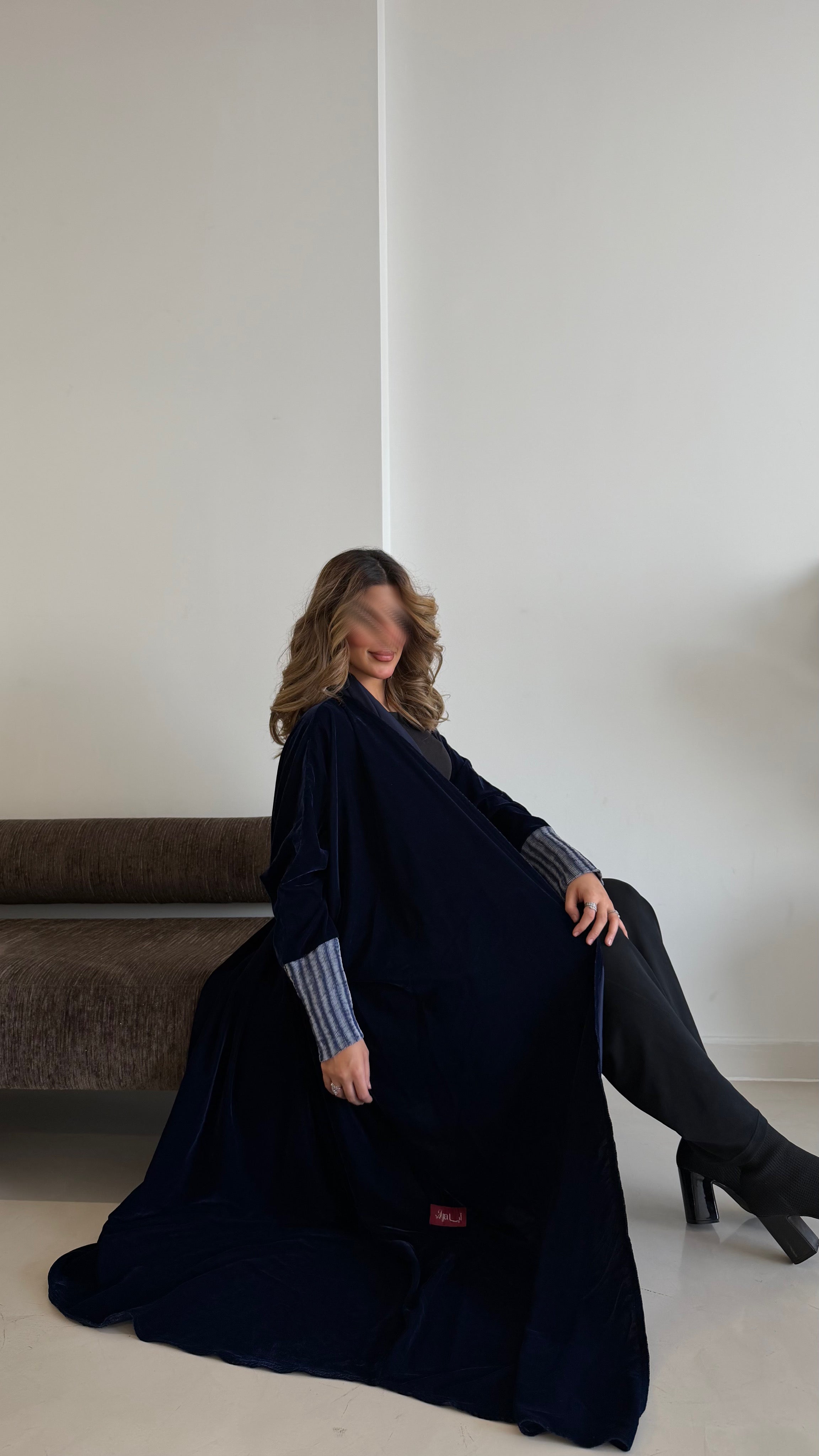 MWT526 - عباية عكحليه بأكمام أسترتش - Aya