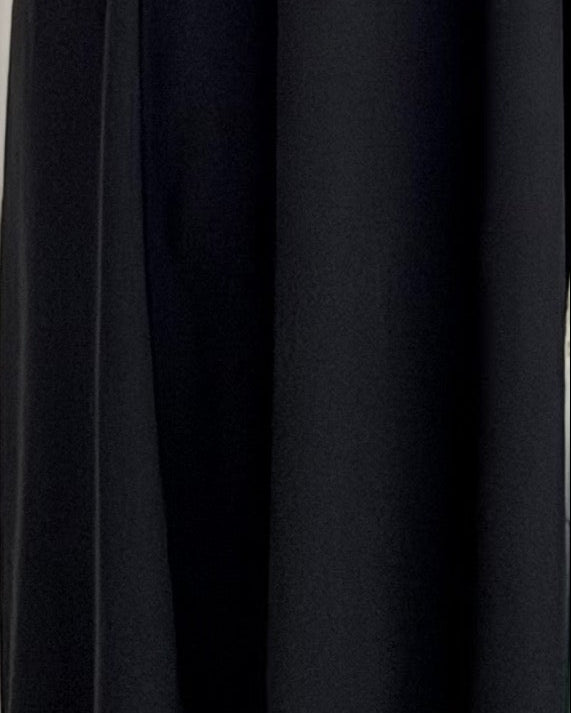 MWT795 - عباية كريب اسود مع تدخيله قماش لنن هندي - Aya