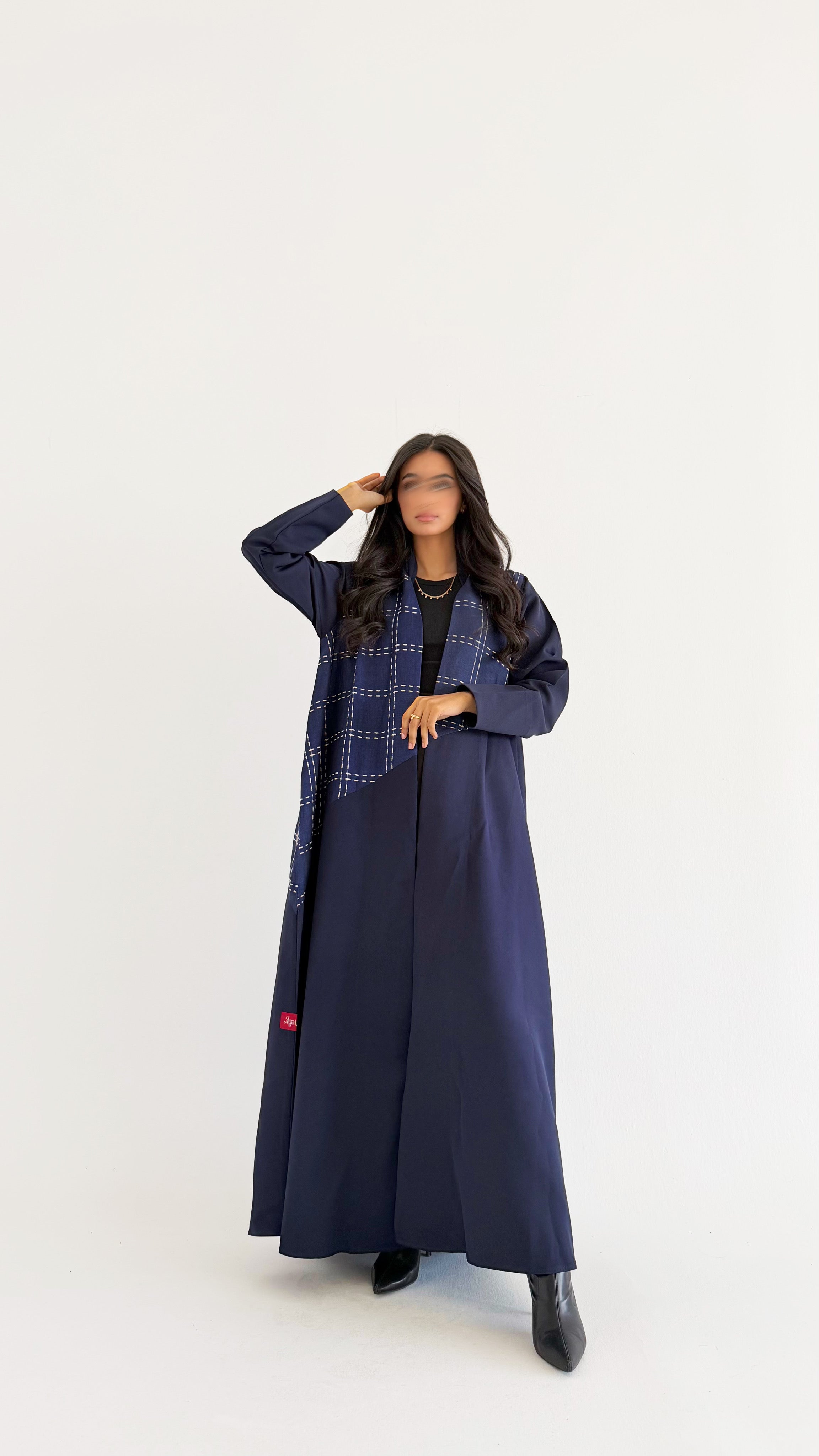 MWT682 - عباية كحلي مع تدخيله